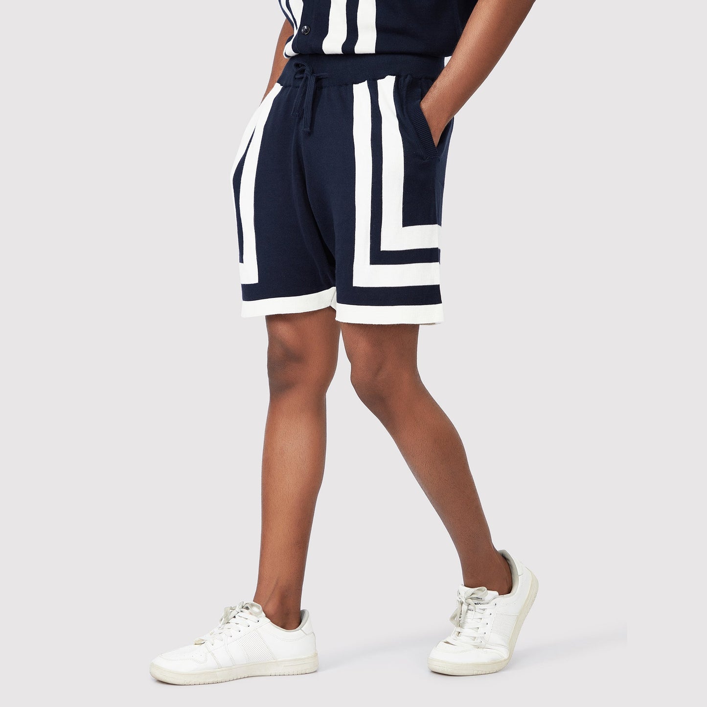 Comfortable knit shorts with a stylish black and white pattern shorts design for casual wear