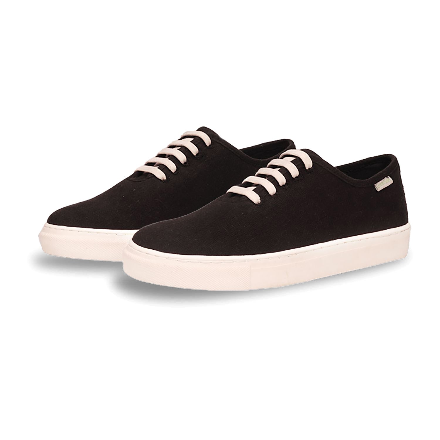 Stylish black minimal men's sneakers with white laces and a sleek design for everyday wear