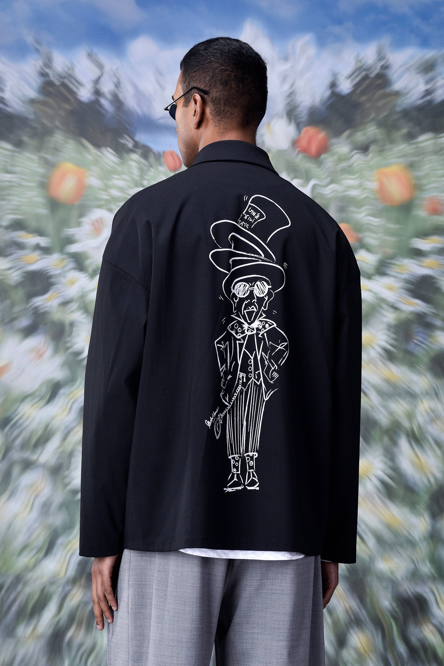 Stylera oversized shacket for men in black with white graphic on back and relaxed fit