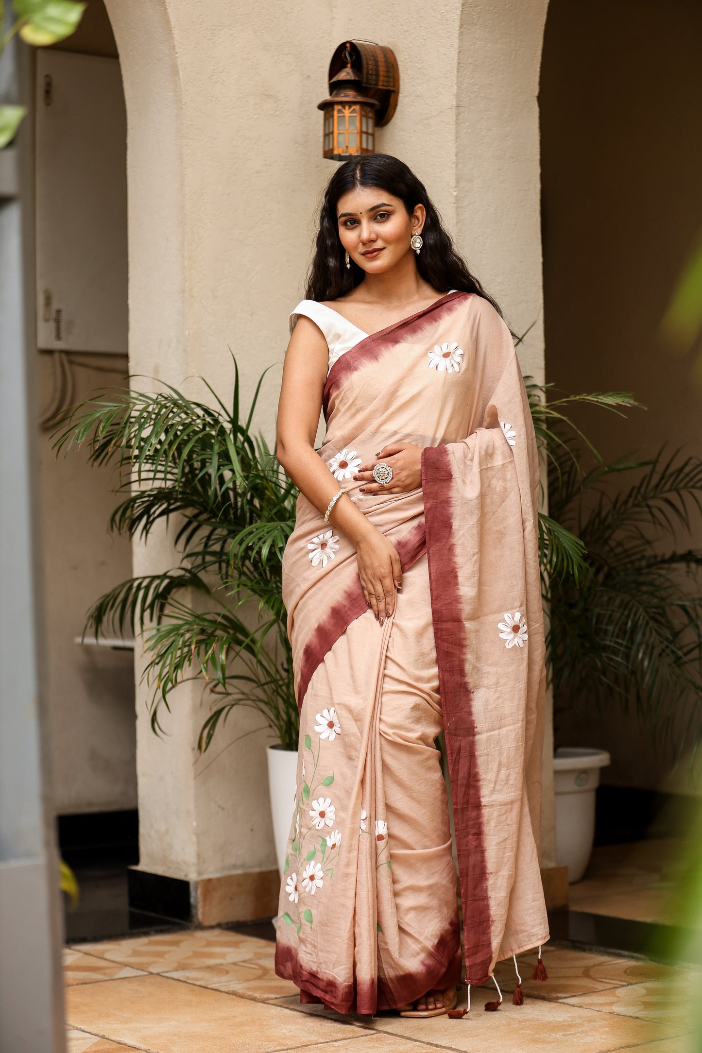 Elegant Stylera malmal saree with designer border, perfect for festive occasions. Buy malmal saree with designer border.