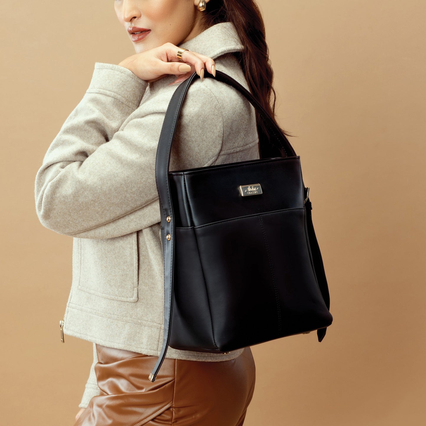 Charcoal chic bucket bag by Stylera with sleek design and adjustable strap