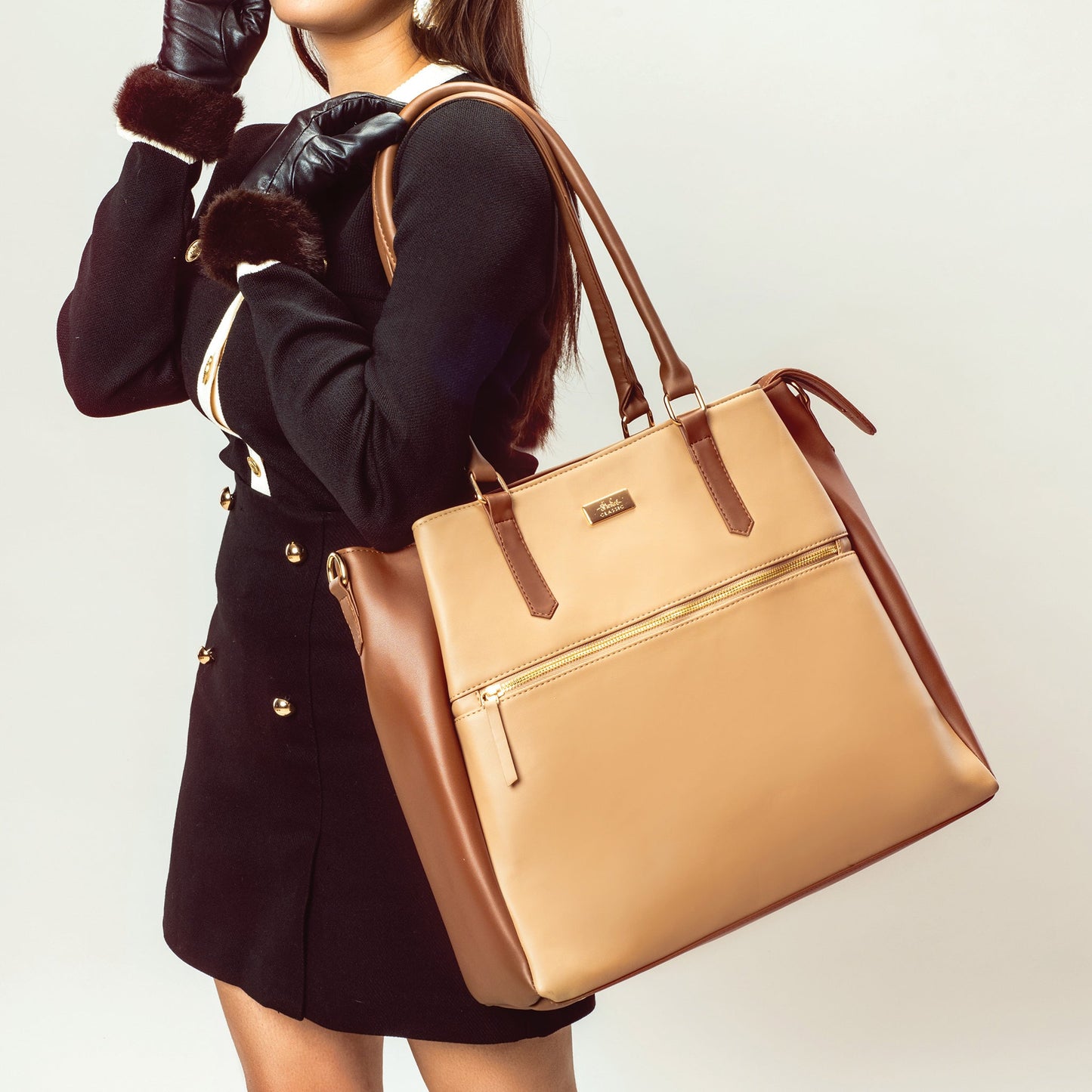 Stylish cinnamon cocoa tote bag from Stylera with spacious design and elegant straps