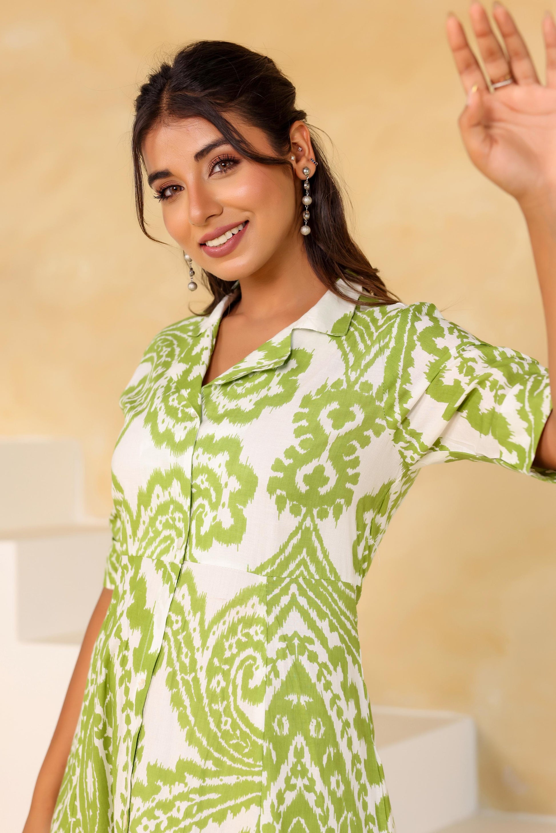 Stylera Green Boho Summer Dress with Short Sleeves and Intricate Print for Casual Outings