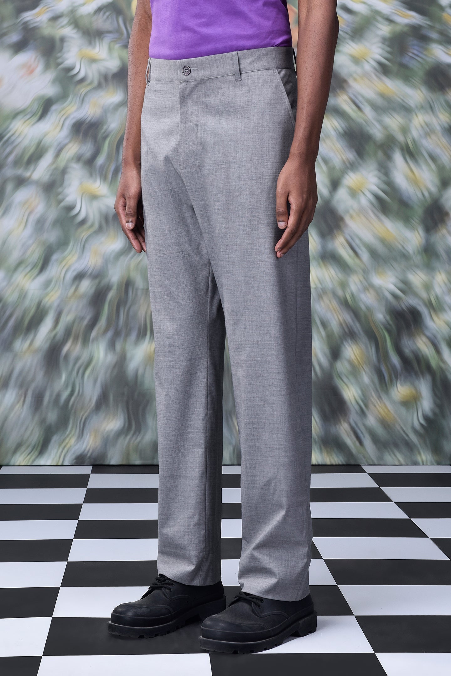 Gray men's business casual trousers Stylera modeled with black shoes
