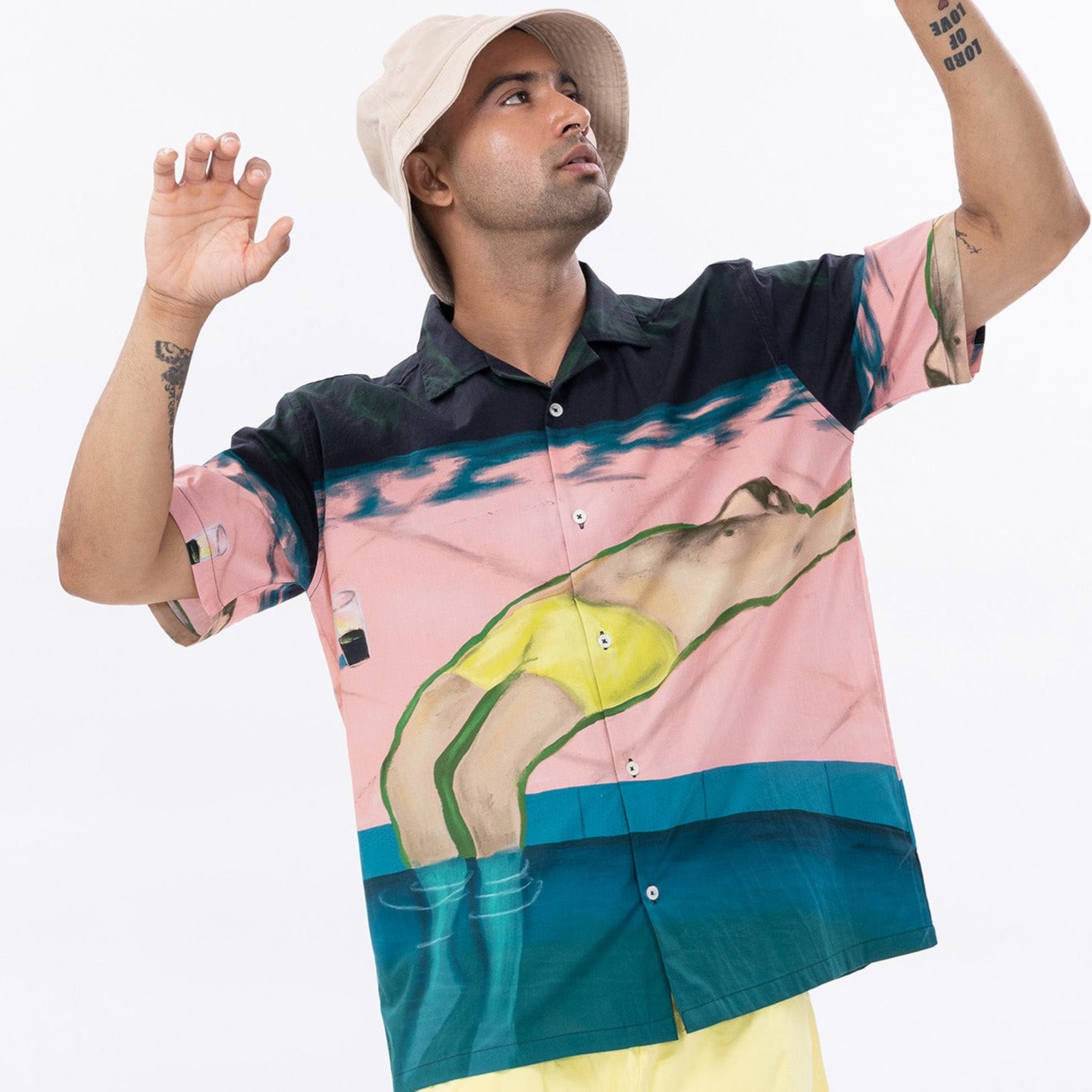 Stylera men's graphic short sleeve shirt featuring a colorful diving illustration on a relaxed fit