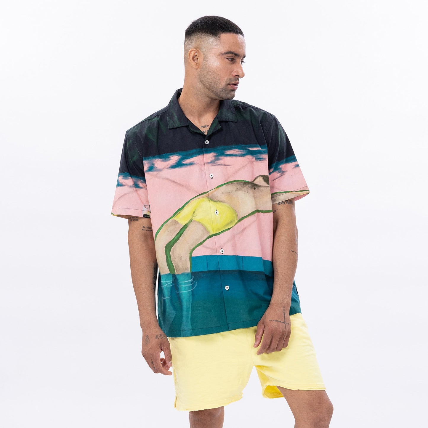 Stylera men's graphic short sleeve shirt featuring a colorful diving design with a casual fit