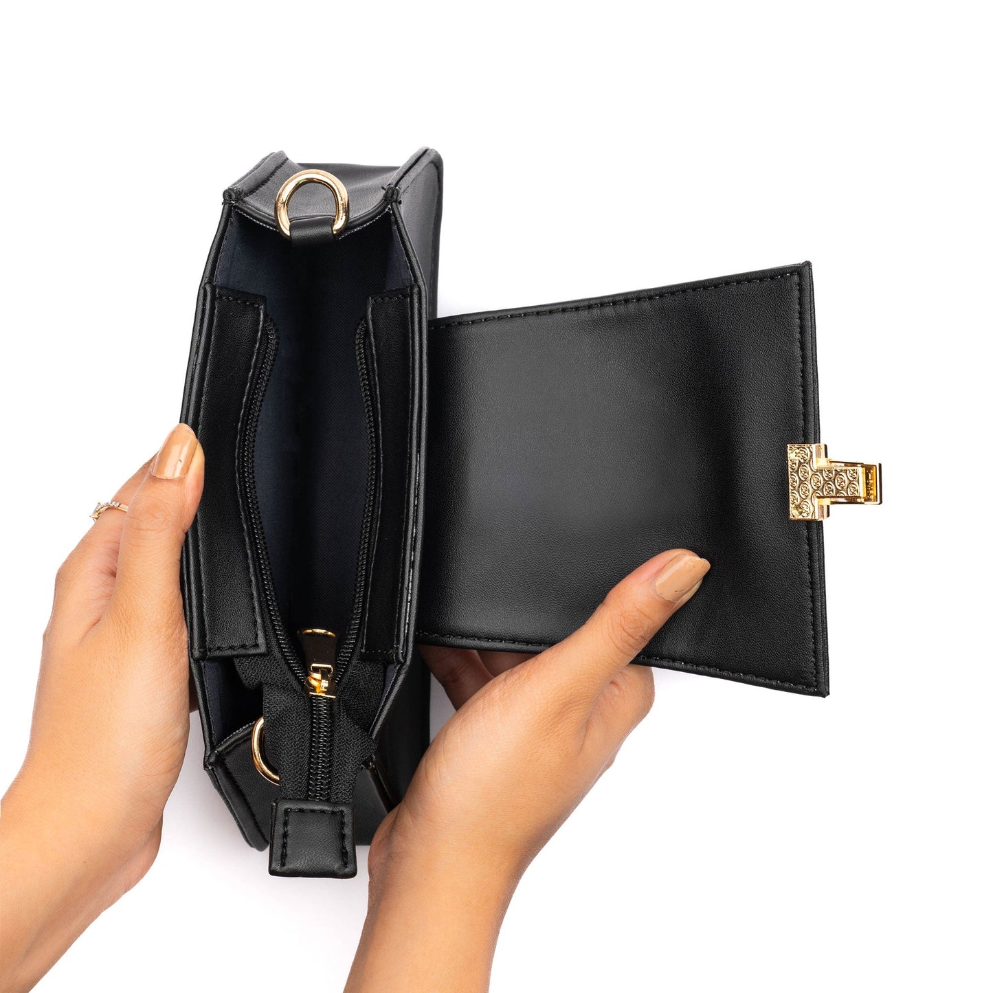 Stylera trendy black shoulder bag for women with a stylish interior and gold accents