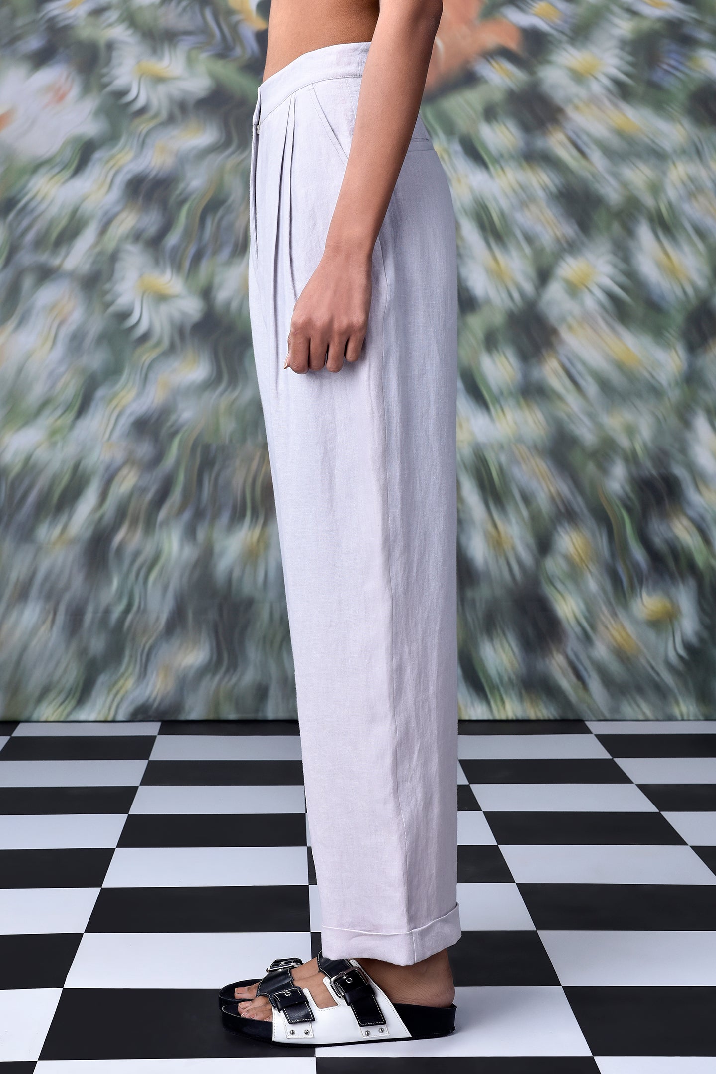 Stylera women's regular fit linen pants in light color with side pleats