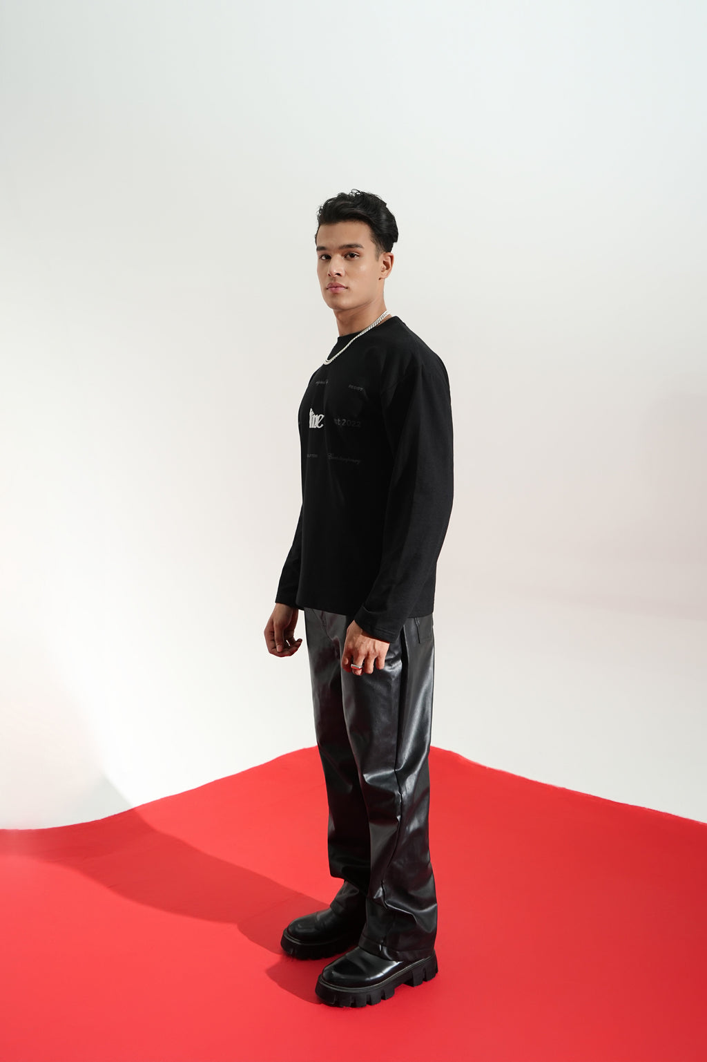 Nexus Printed Oversized Black Sweatshirt Main Character