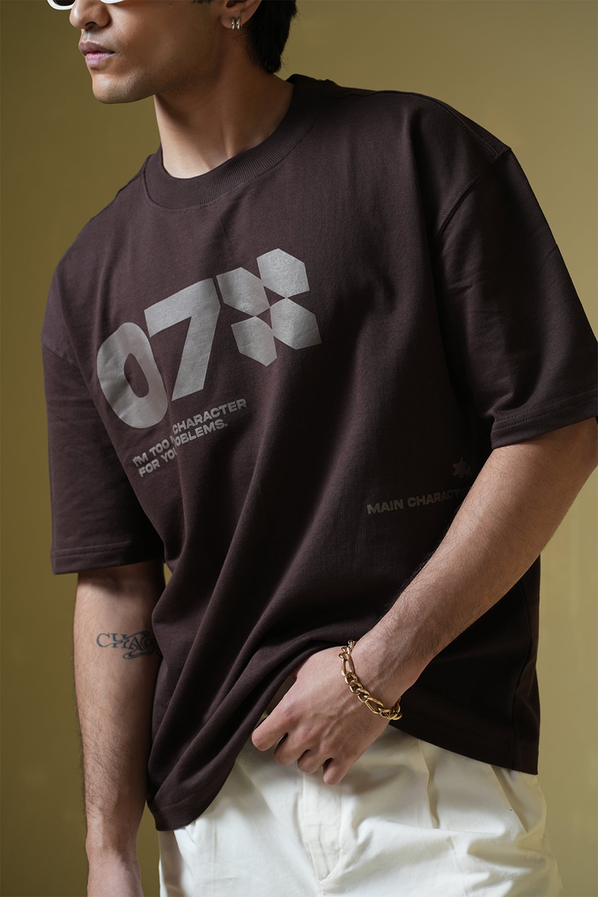 07 Brown Round Neck Oversized T-Shirt Main Character