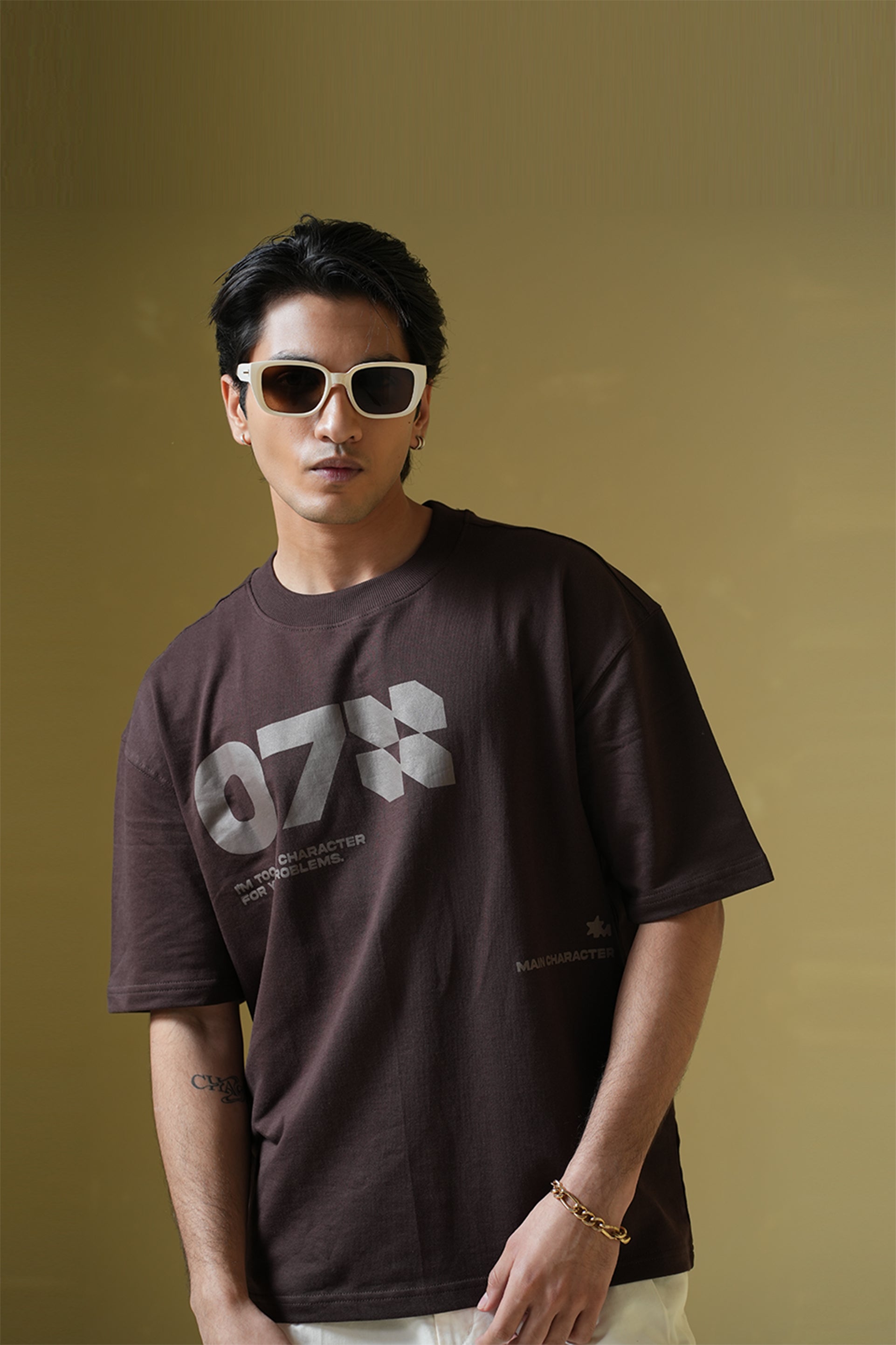 07 Brown Round Neck Oversized T-Shirt Main Character
