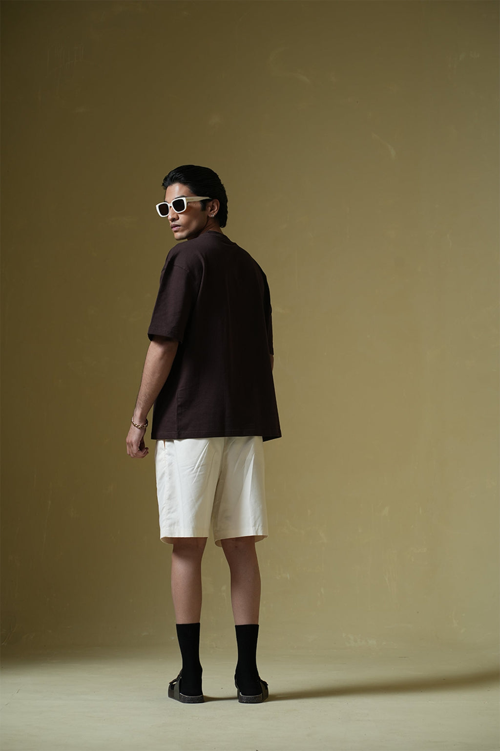 07 Brown Round Neck Oversized T-Shirt Main Character