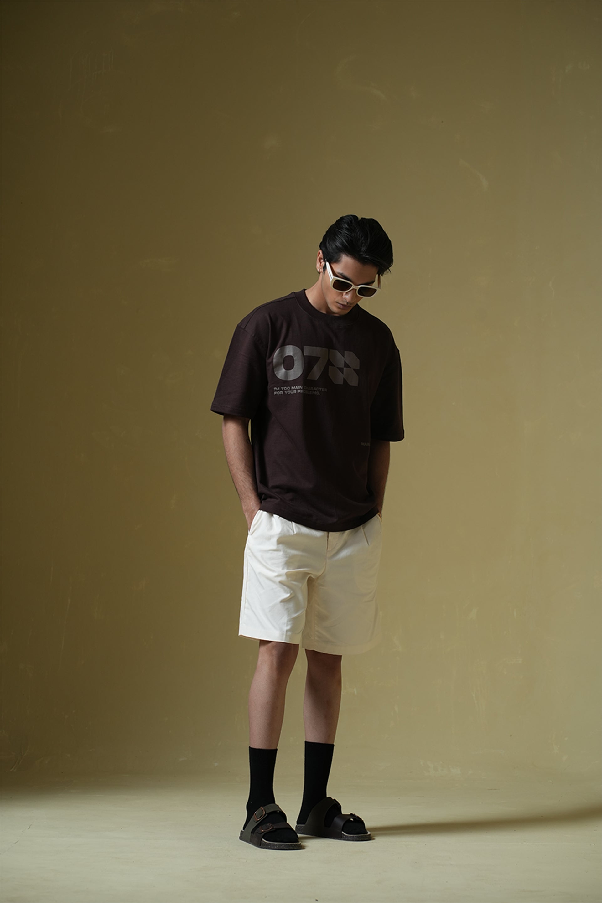 07 Brown Round Neck Oversized T-Shirt Main Character