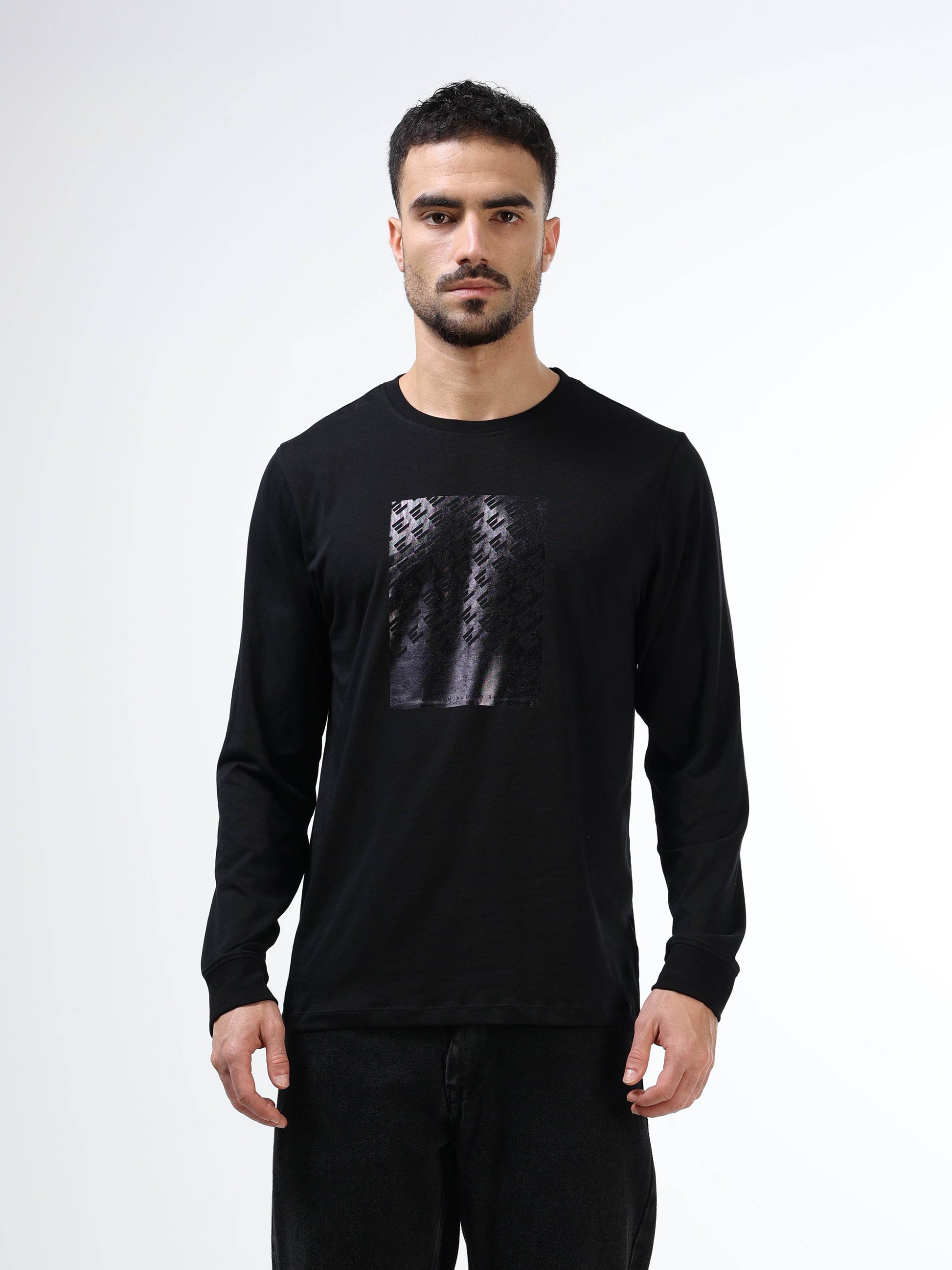 Men’s black tshirt