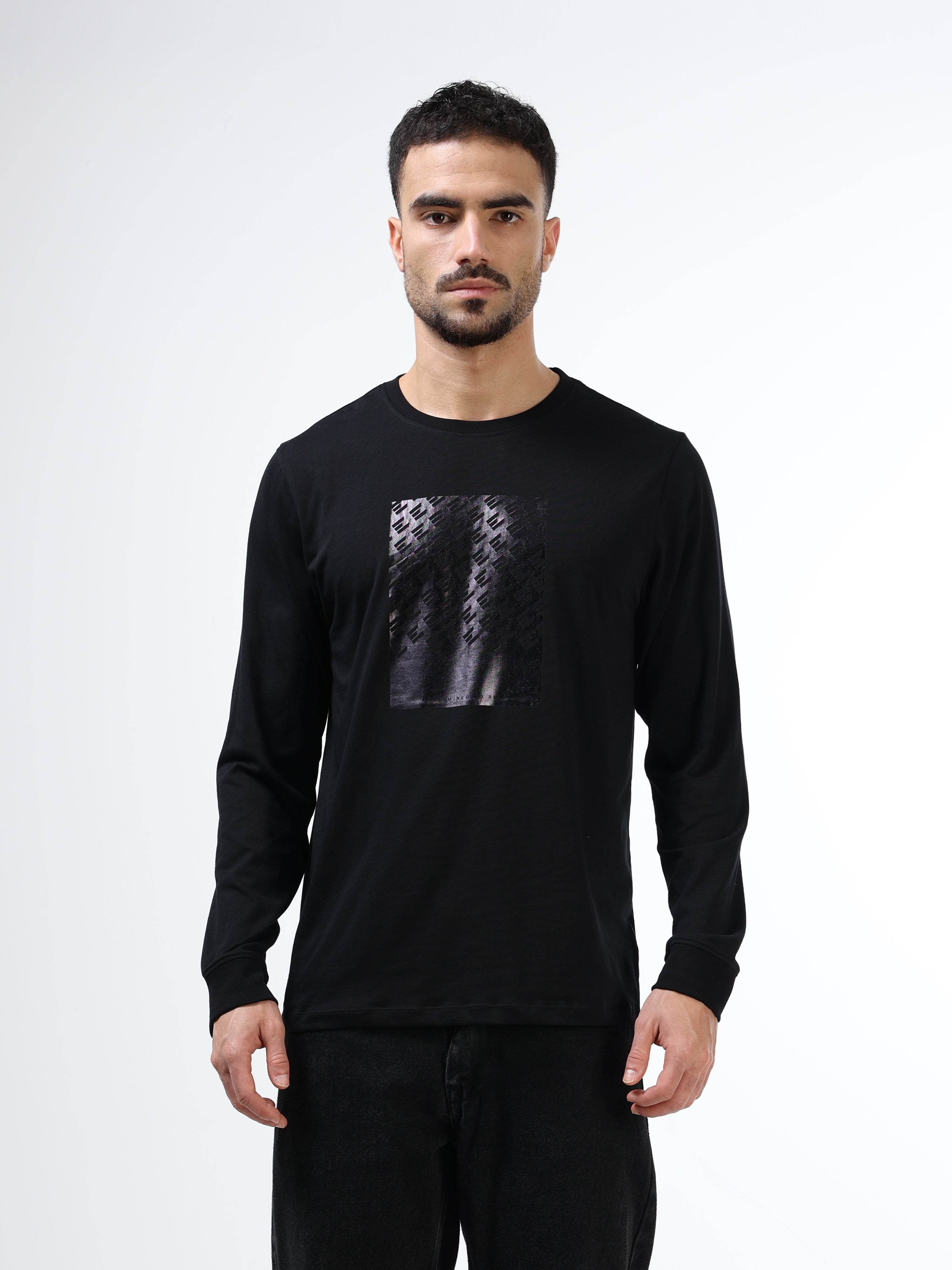 Men’s black tshirt