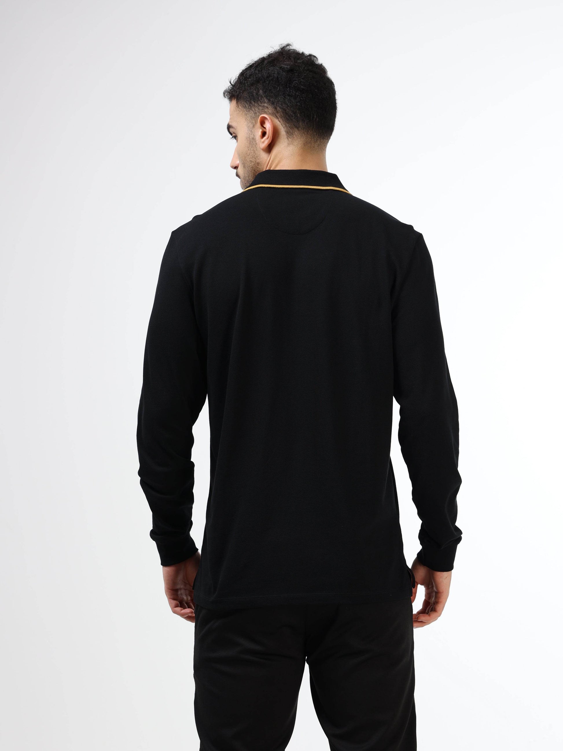Men’s black polo t-shirt