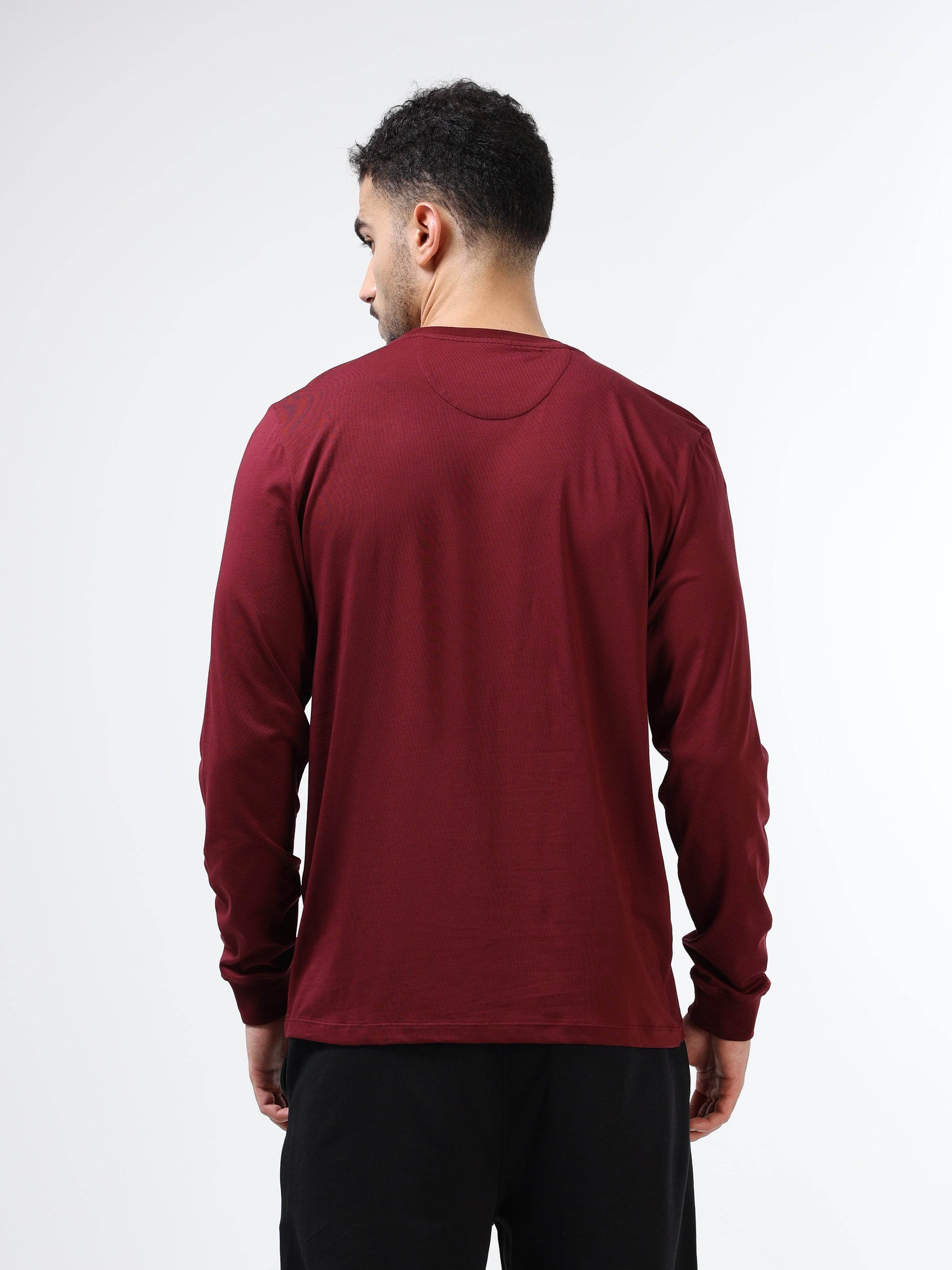 Men’s maroon tshirt