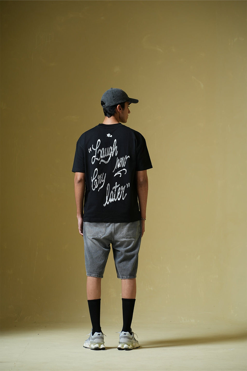 Laugh Now Printed Black Oversized T-Shirt Main Character
