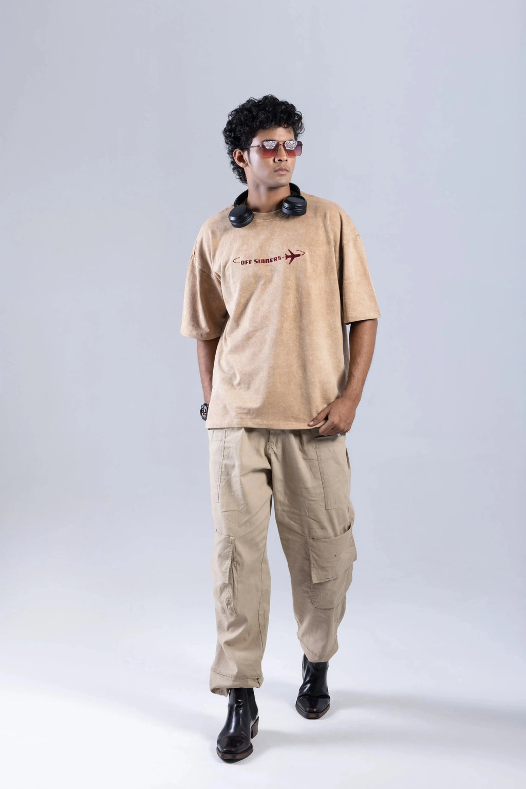 “Wanderlust” Round Neck Beige T-shirt Off Sinners