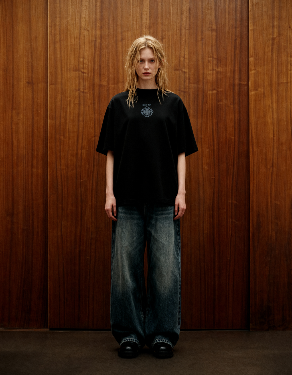 Kick Out Heavyweight-Oversized T-Shirt