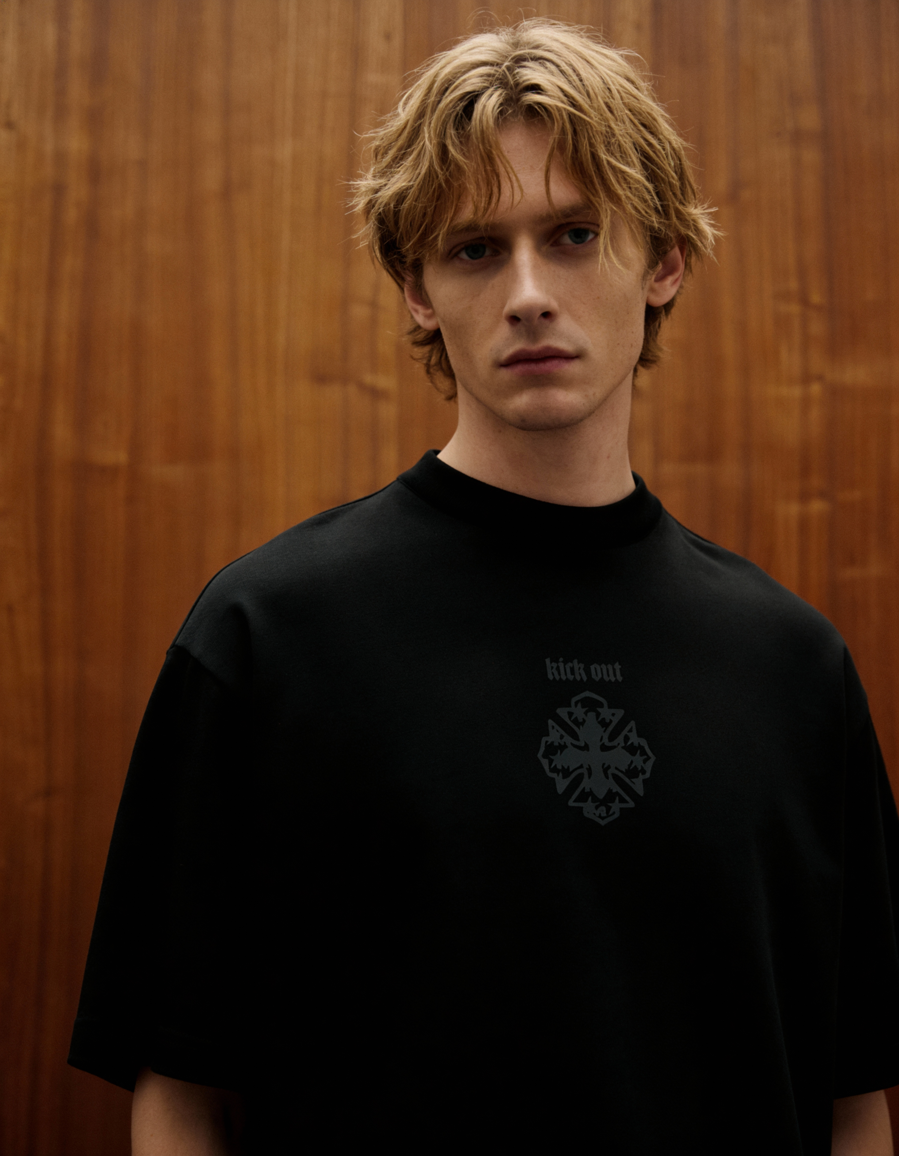 Kick Out Heavyweight-Oversized T-Shirt