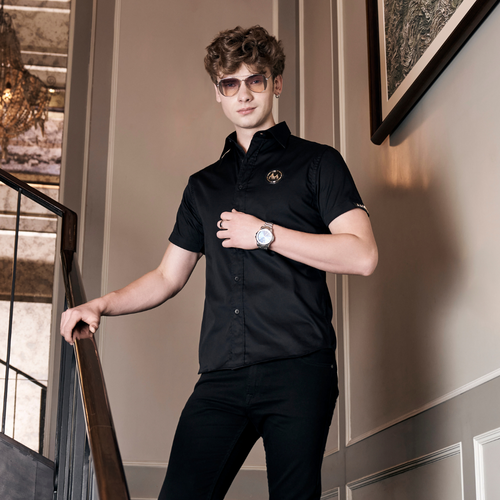 Black Signature Sleeve Aachari