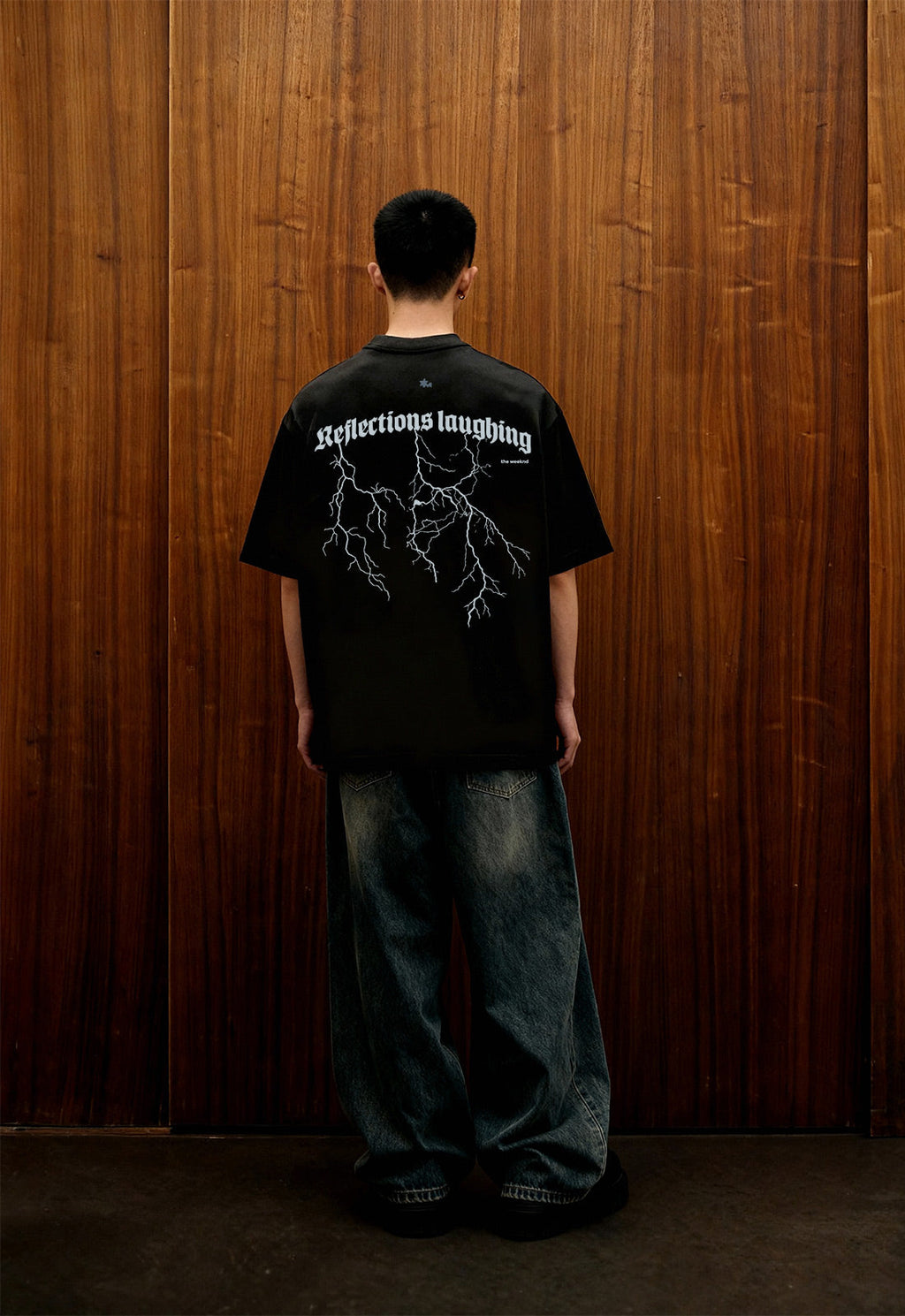 Reflections Laughing Heavyweight-Oversized T-Shirt
