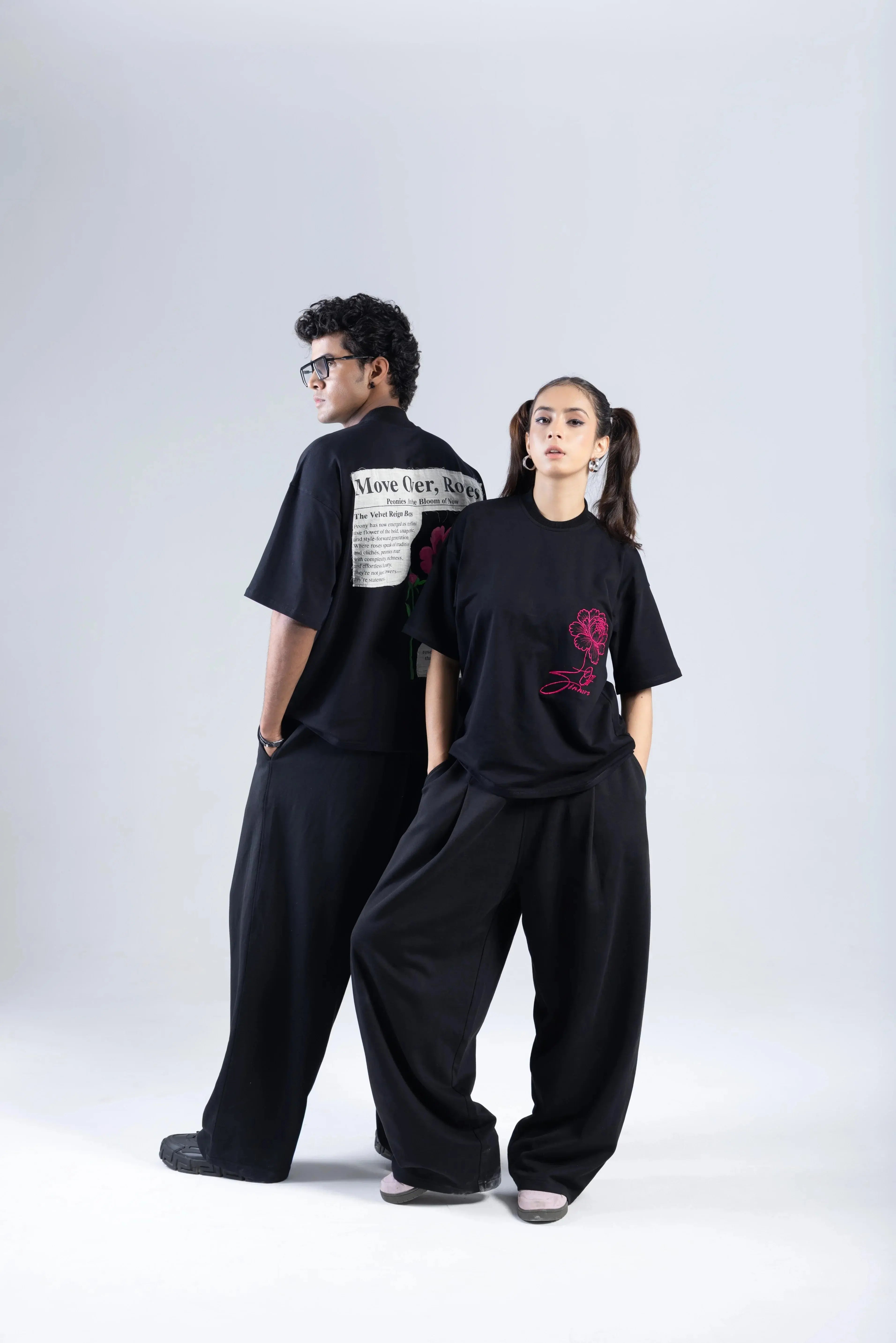 "Move Over Roses" Round Neck Printed Black T-Shirt Off Sinners