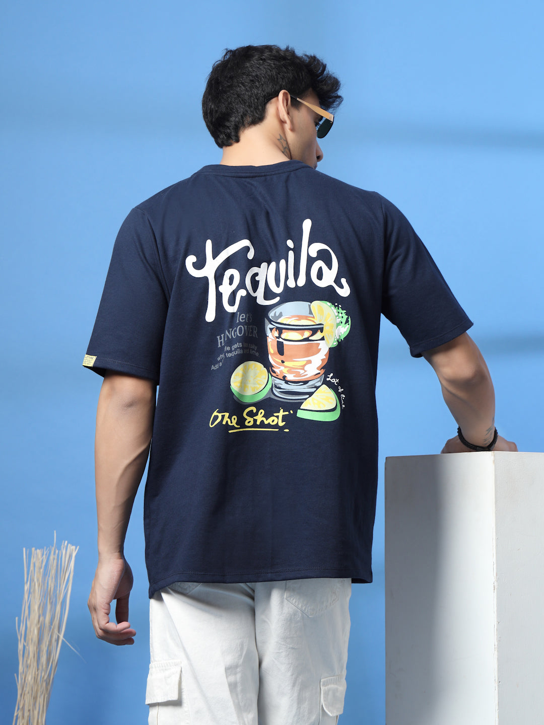 Men Drink in Design  Oversized T-shirt