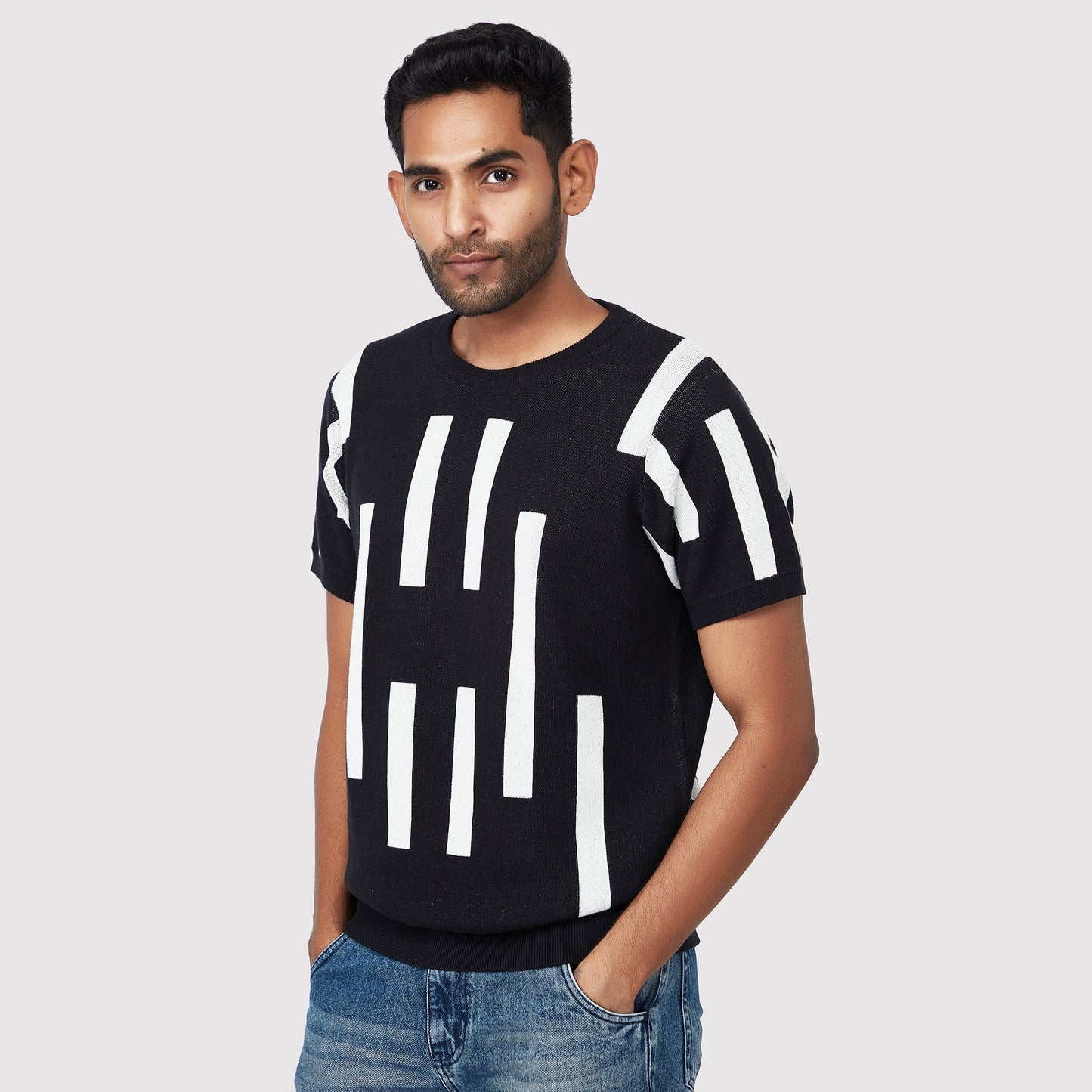 BLACK LINEAR JACQUARD TEE