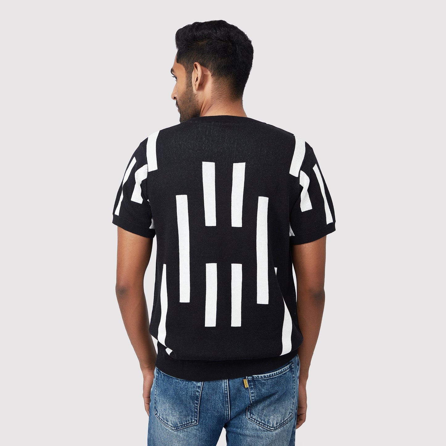 BLACK LINEAR JACQUARD TEE