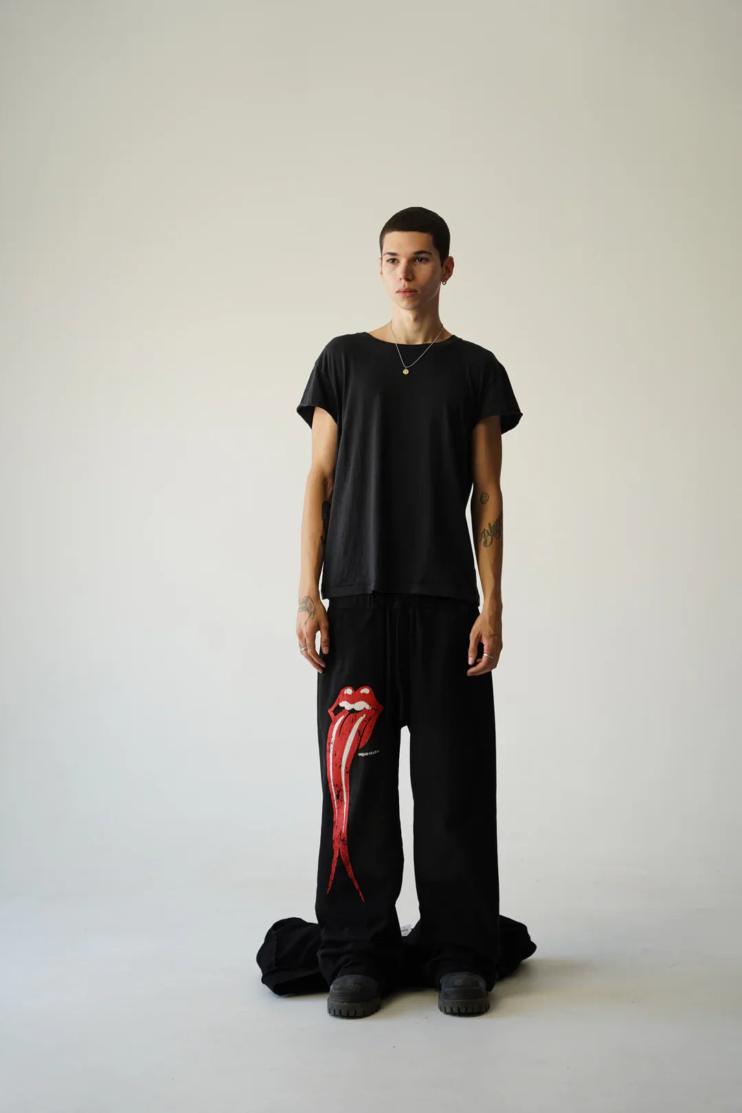 Venom Lips Pants