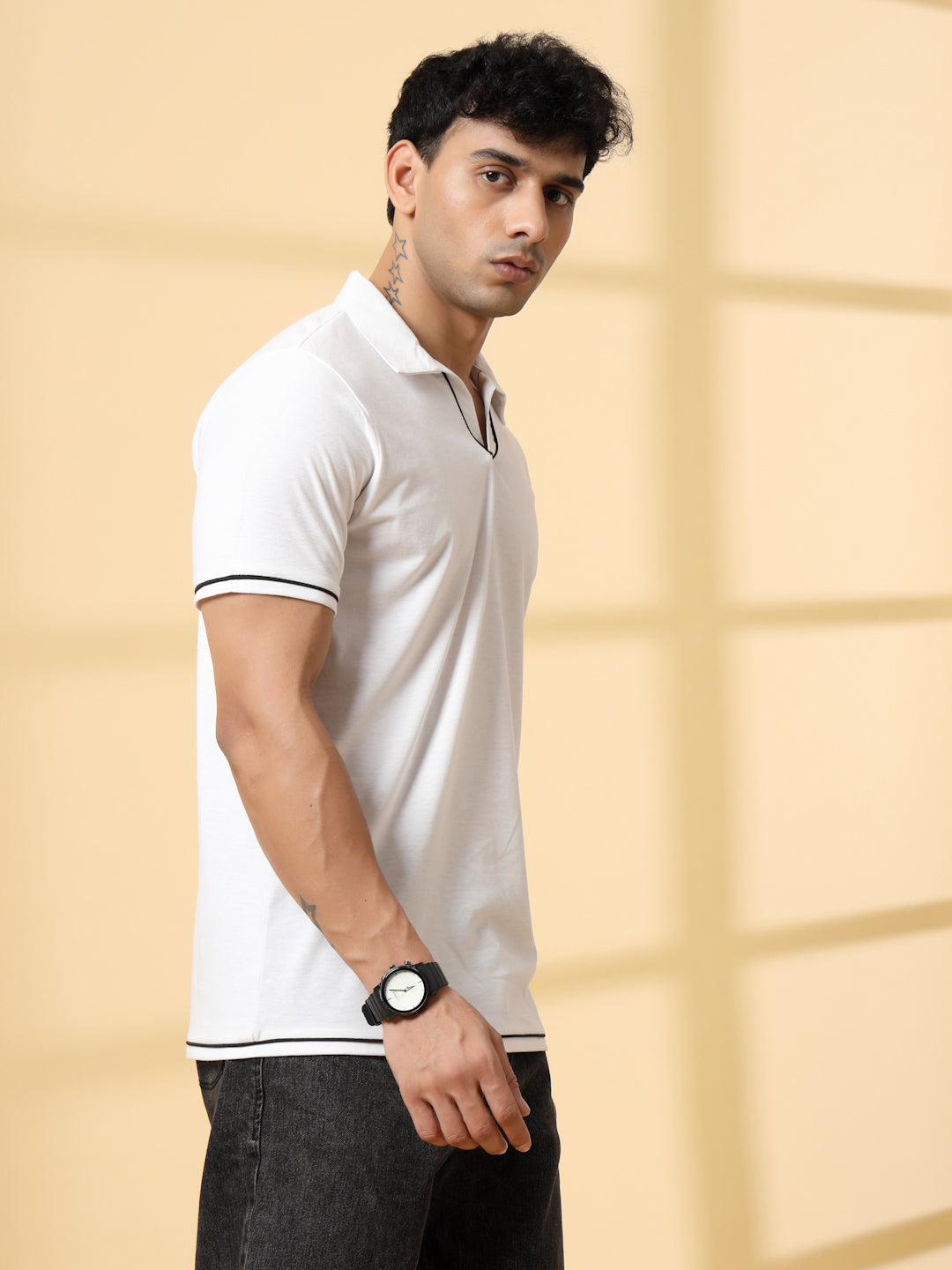 Rigo Men's Solid Polo White T-shirt With Contrast Piping