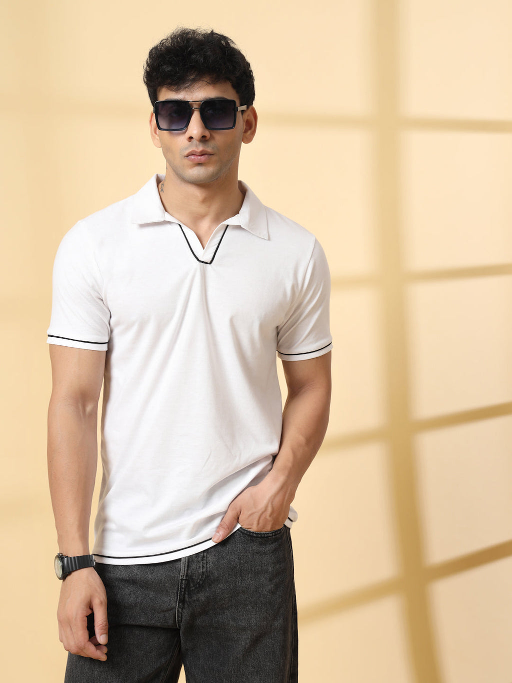 Rigo Men's Solid Polo White T-shirt With Contrast Piping