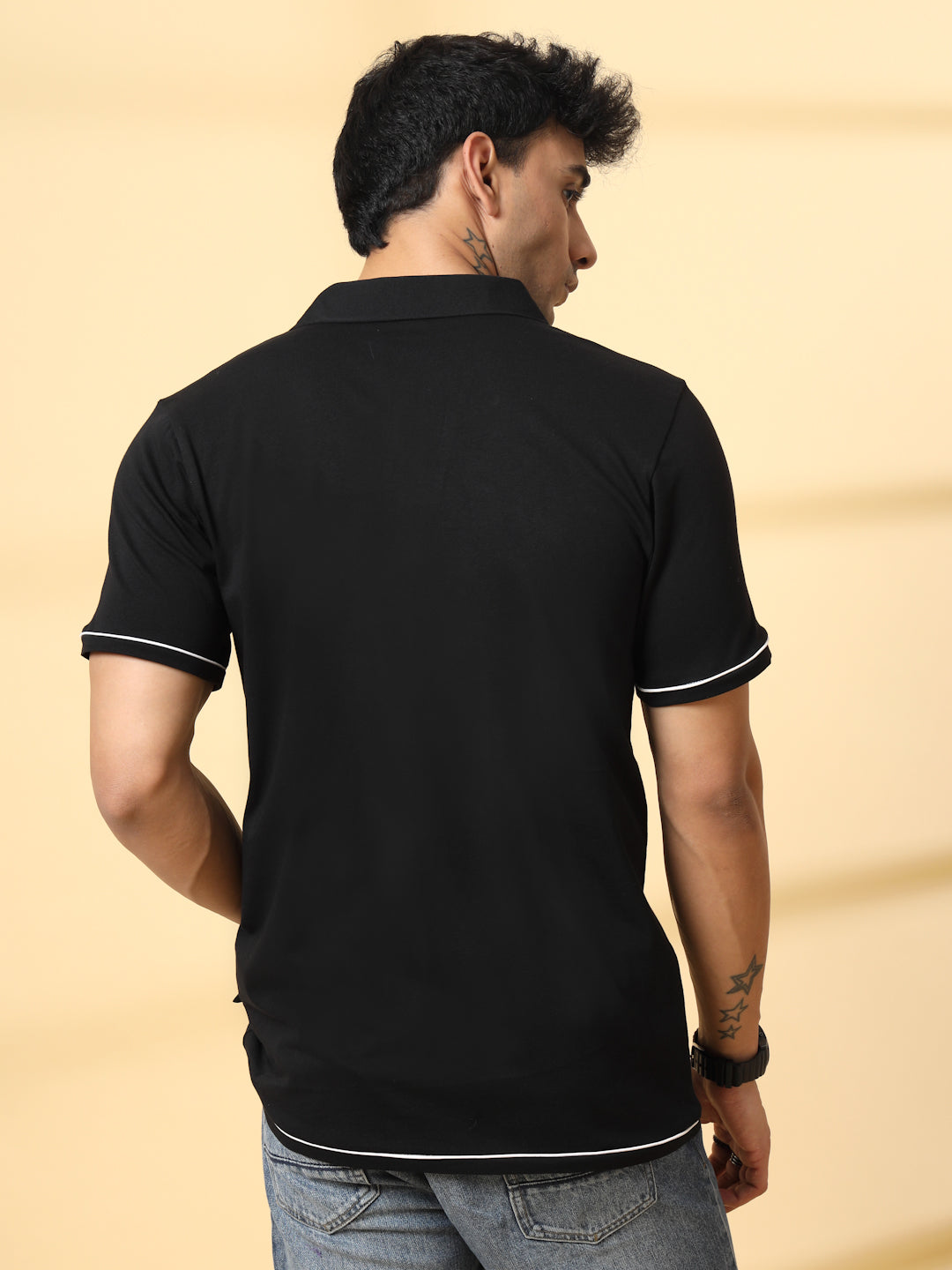Rigo Men's Black Solid Polo T-shirt With Contrast Piping