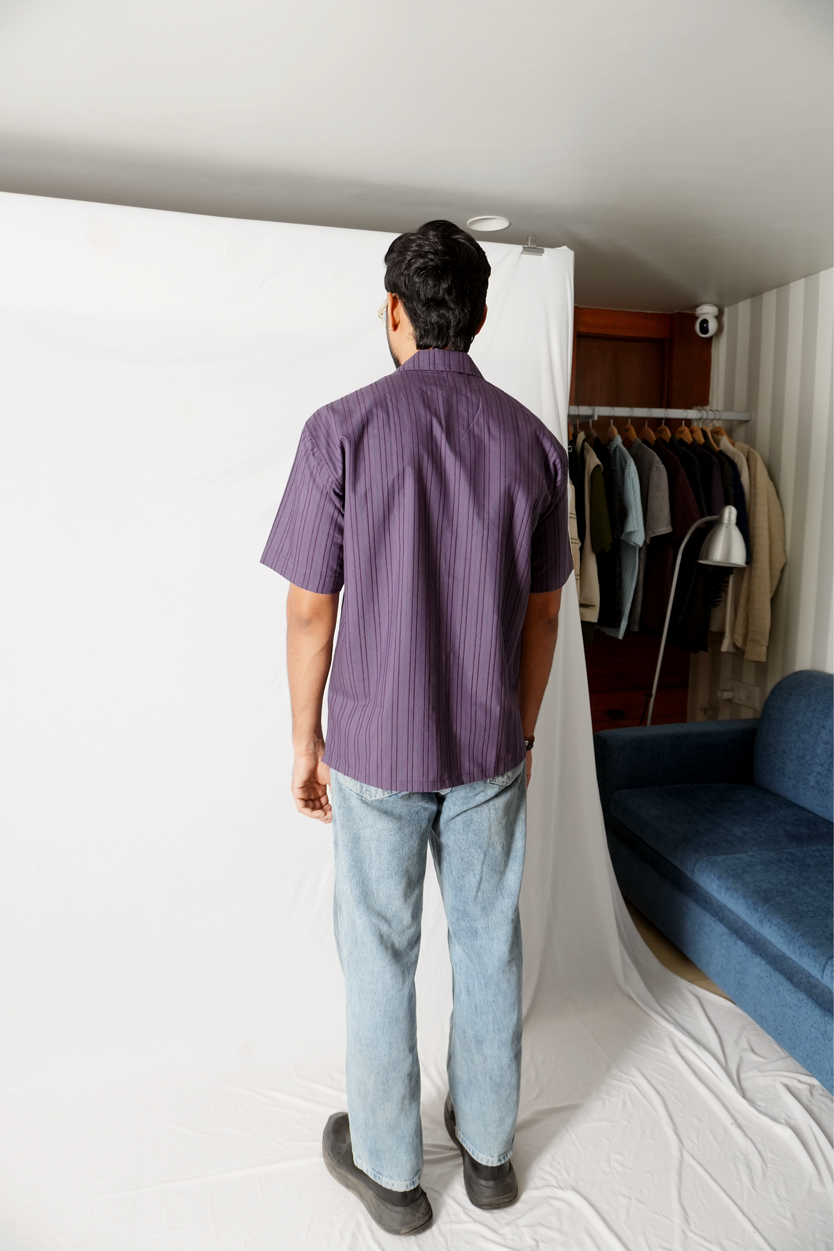 Stylera statement striped shirt purple short sleeve vertical stripes back view on male model
