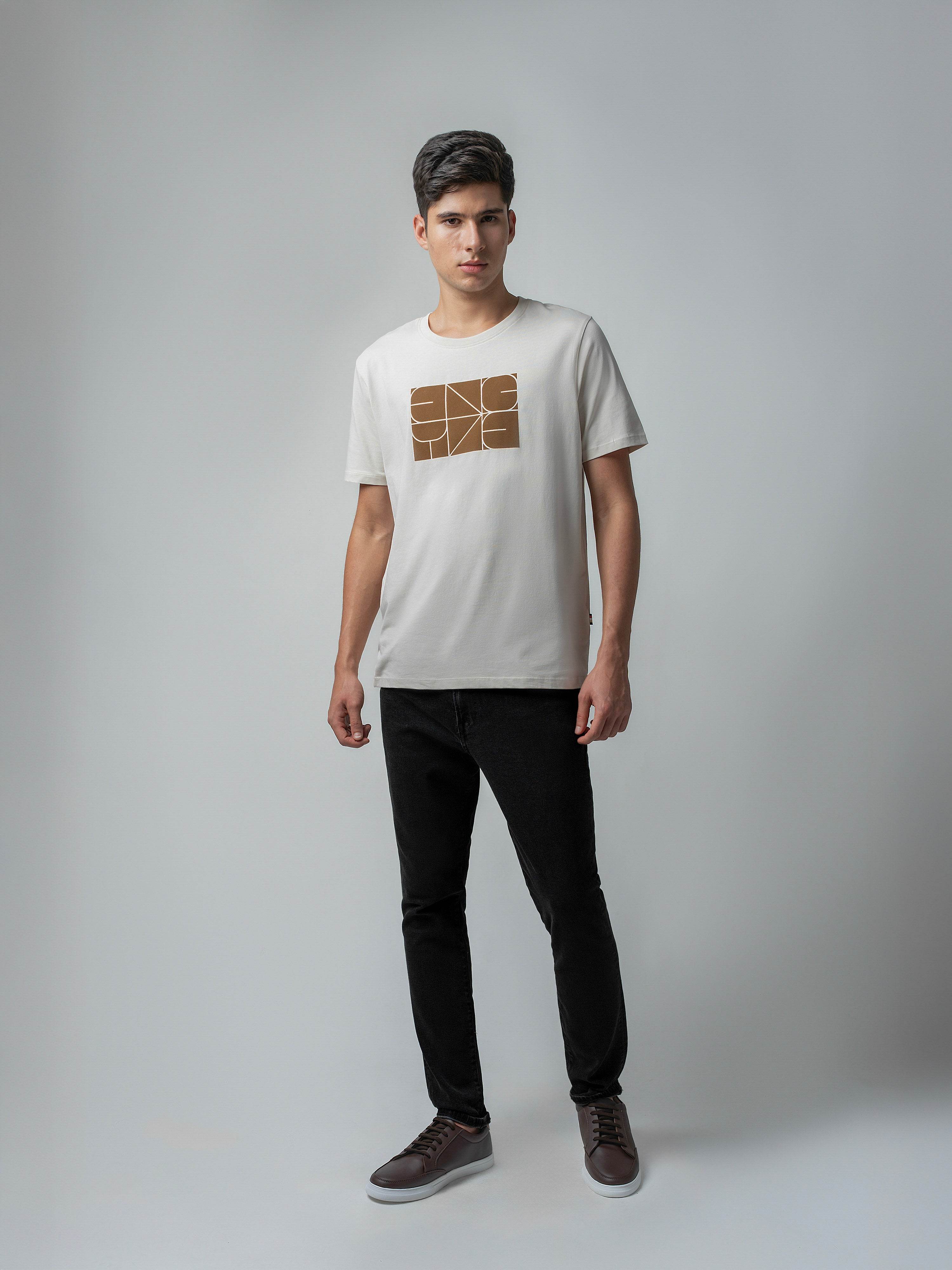 Beige tshirt