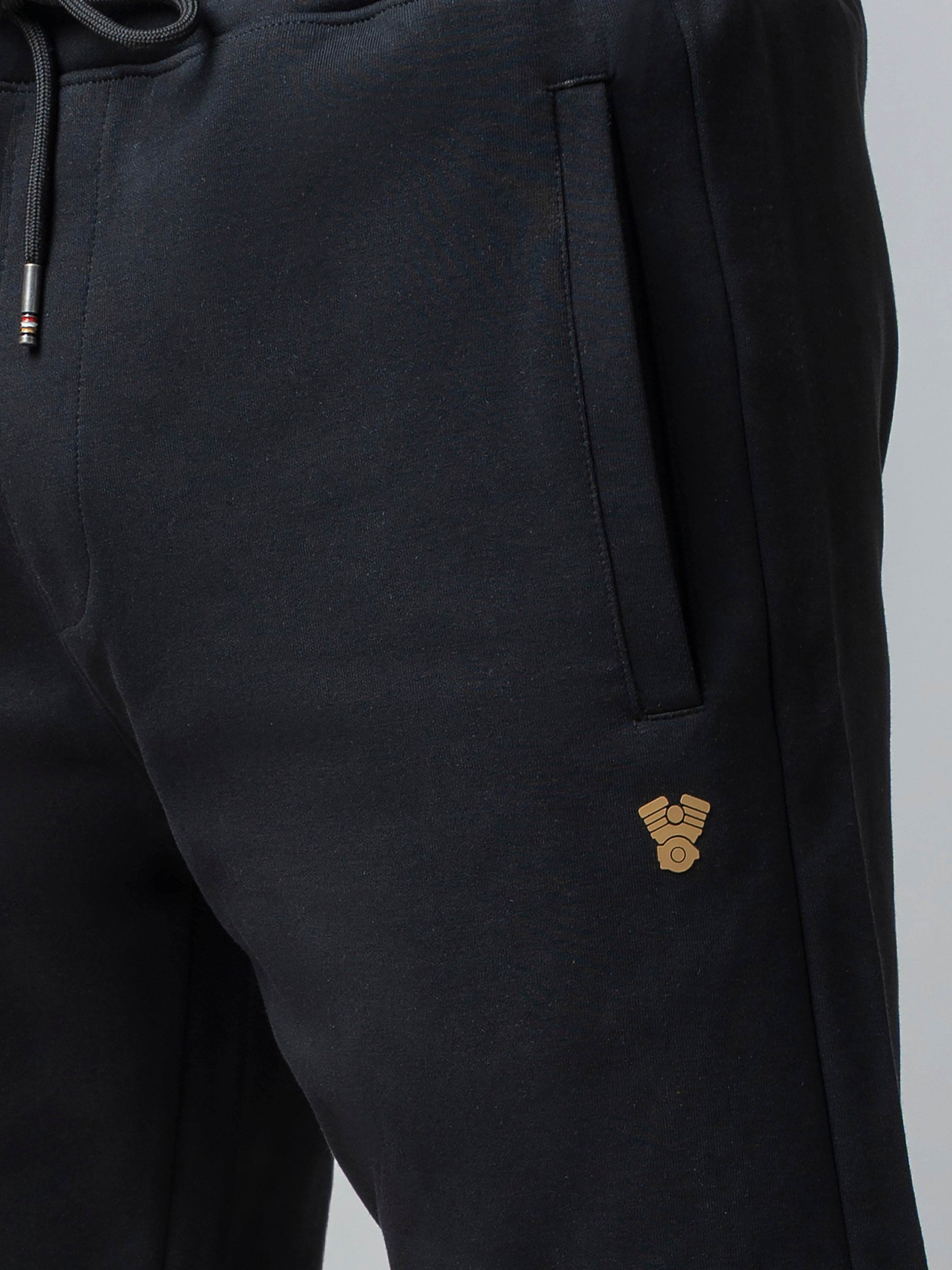 Engyne Black Short Men With Contrast Iconic Emblem Logo