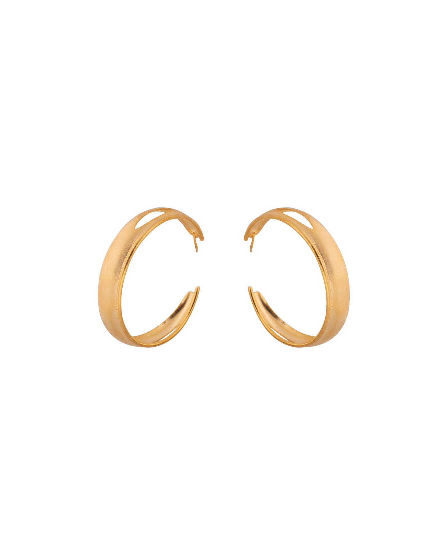 Stylera polished medium gold hoop earrings pair with smooth finish and classic hoop design