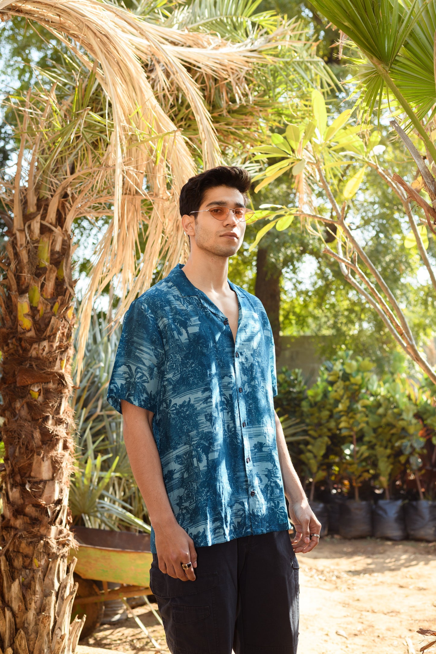 Stylera beach tiger print shirt for men in blue with a tropical design