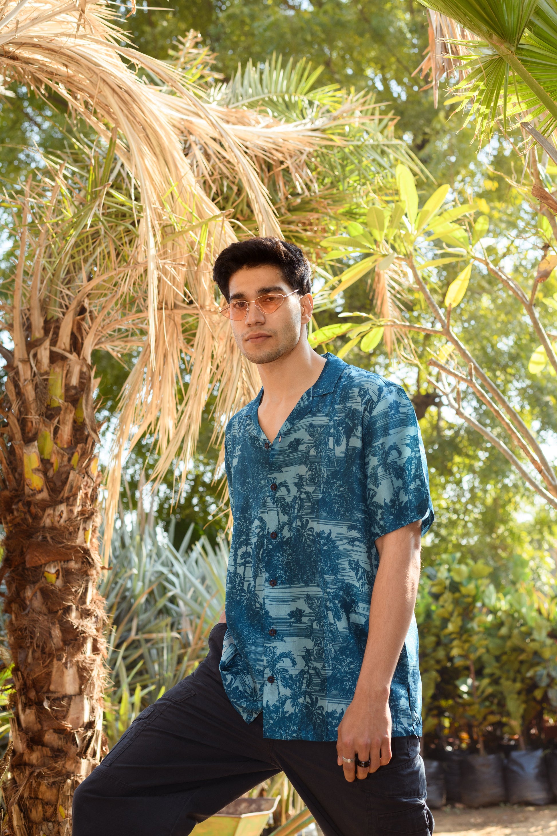Men's beach tiger print shirt for men in blue with tropical design, perfect for summer outings