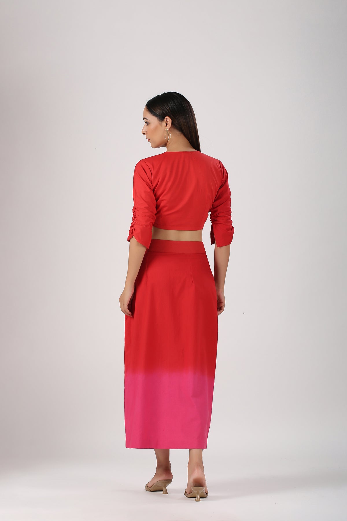 Stylera beach wear stylish ombre skirt and top set model back view red to pink midi skirt and top