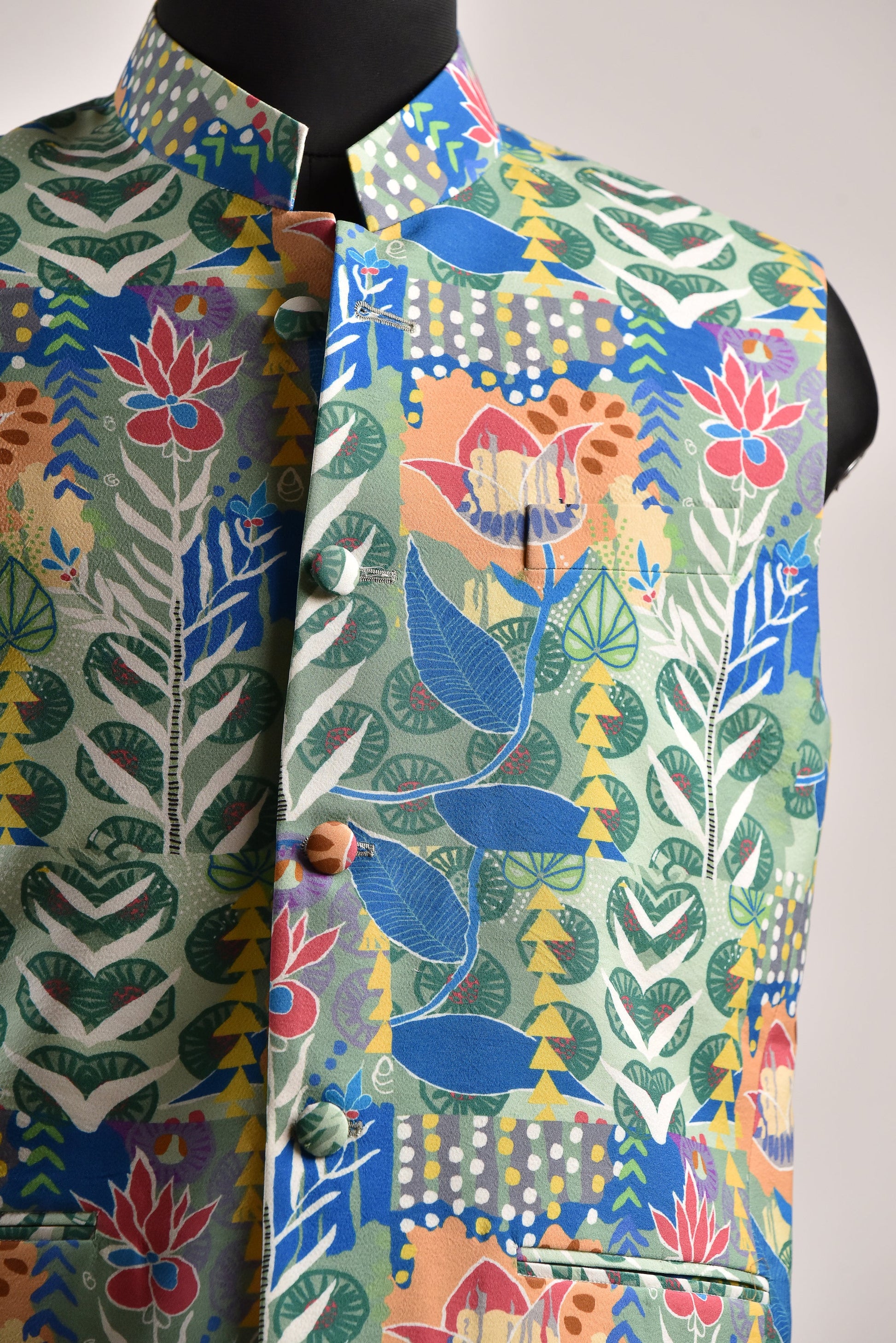 Colorful Stylera blue floral bandi for men with intricate patterns and stylish design.