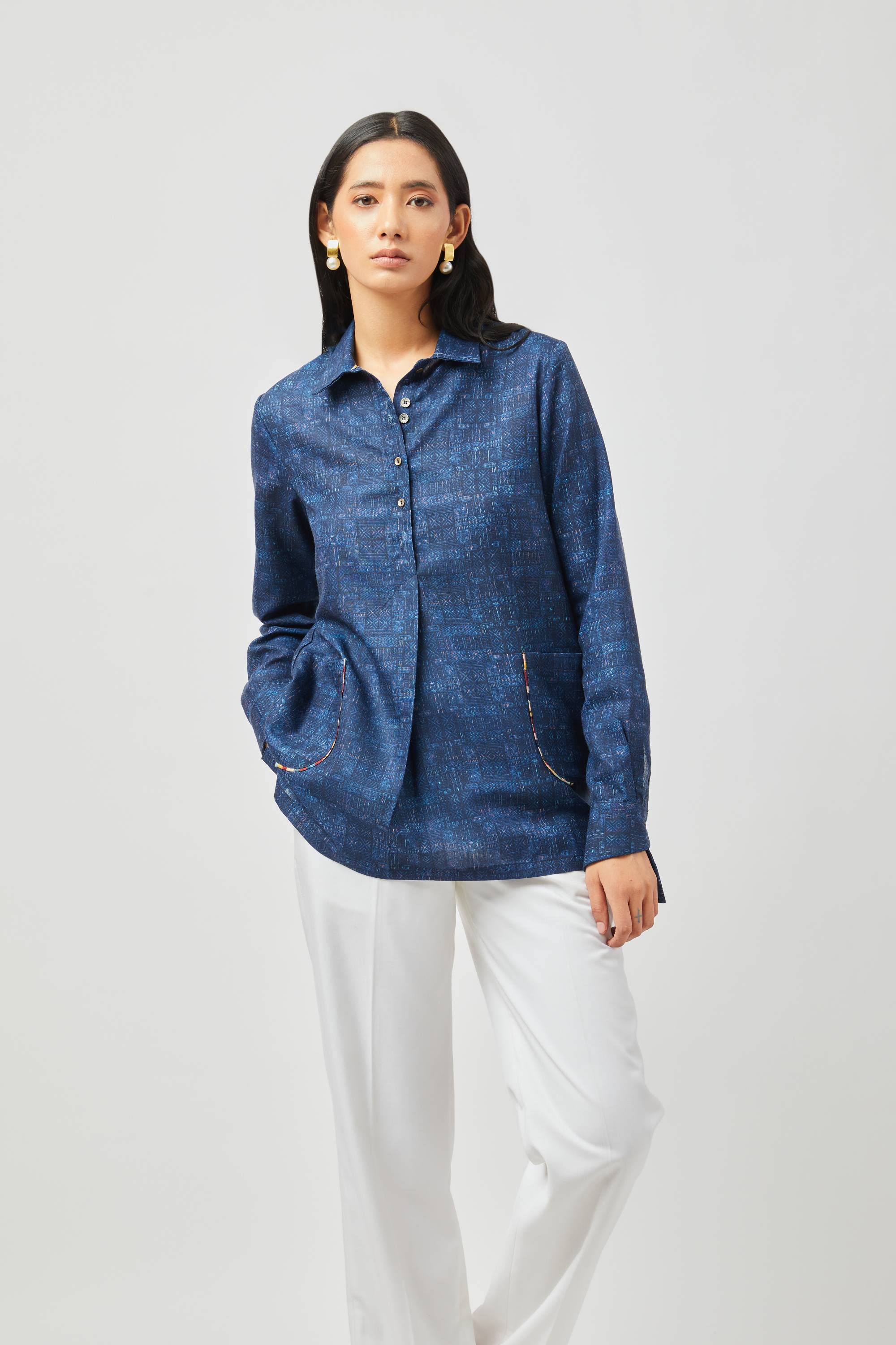 Stylera long sleeve cotton shirt for women in navy blue with front pockets and button closure