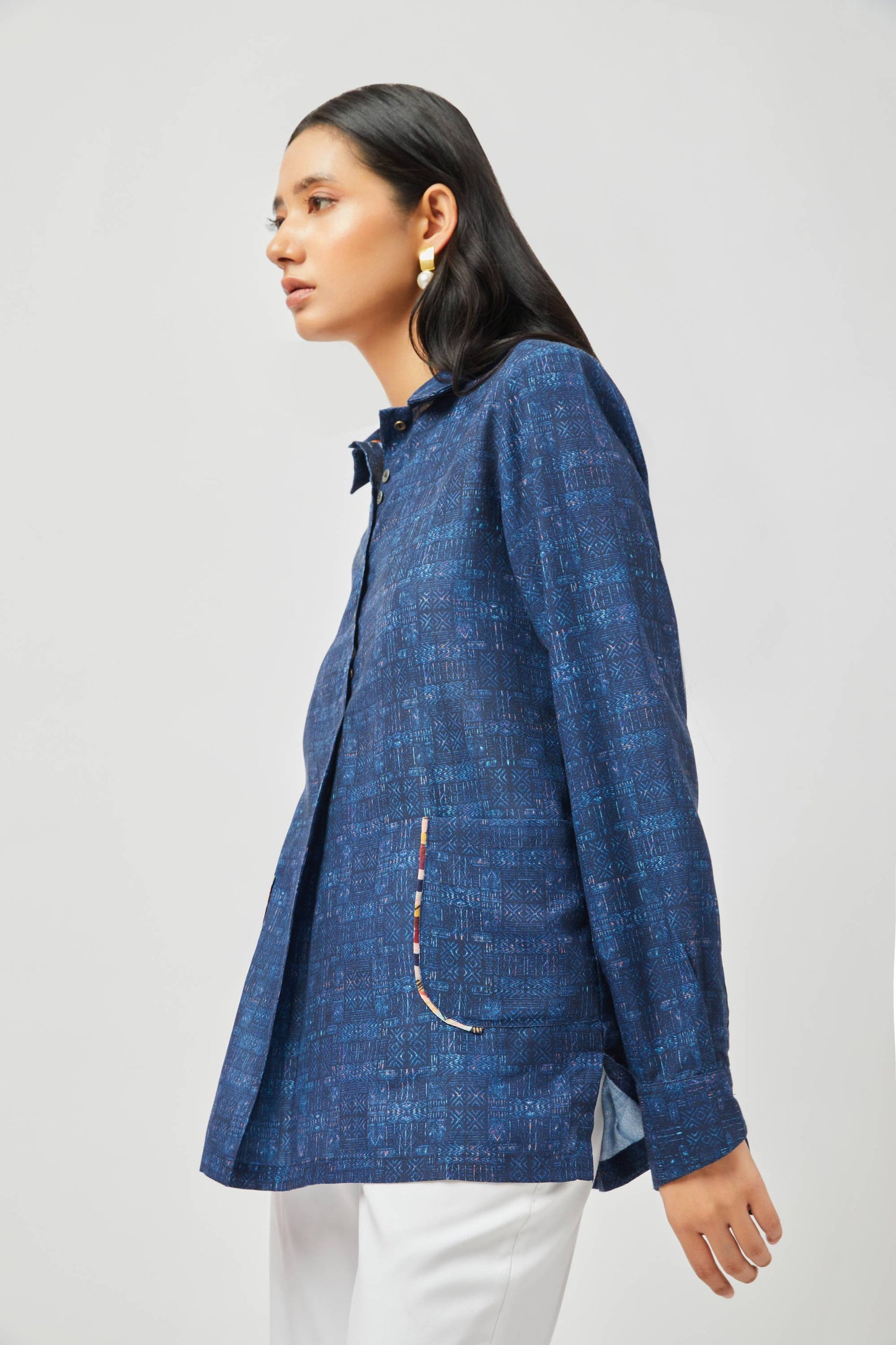 Stylera long sleeve cotton shirt for women in blue with textured pattern and front pocket