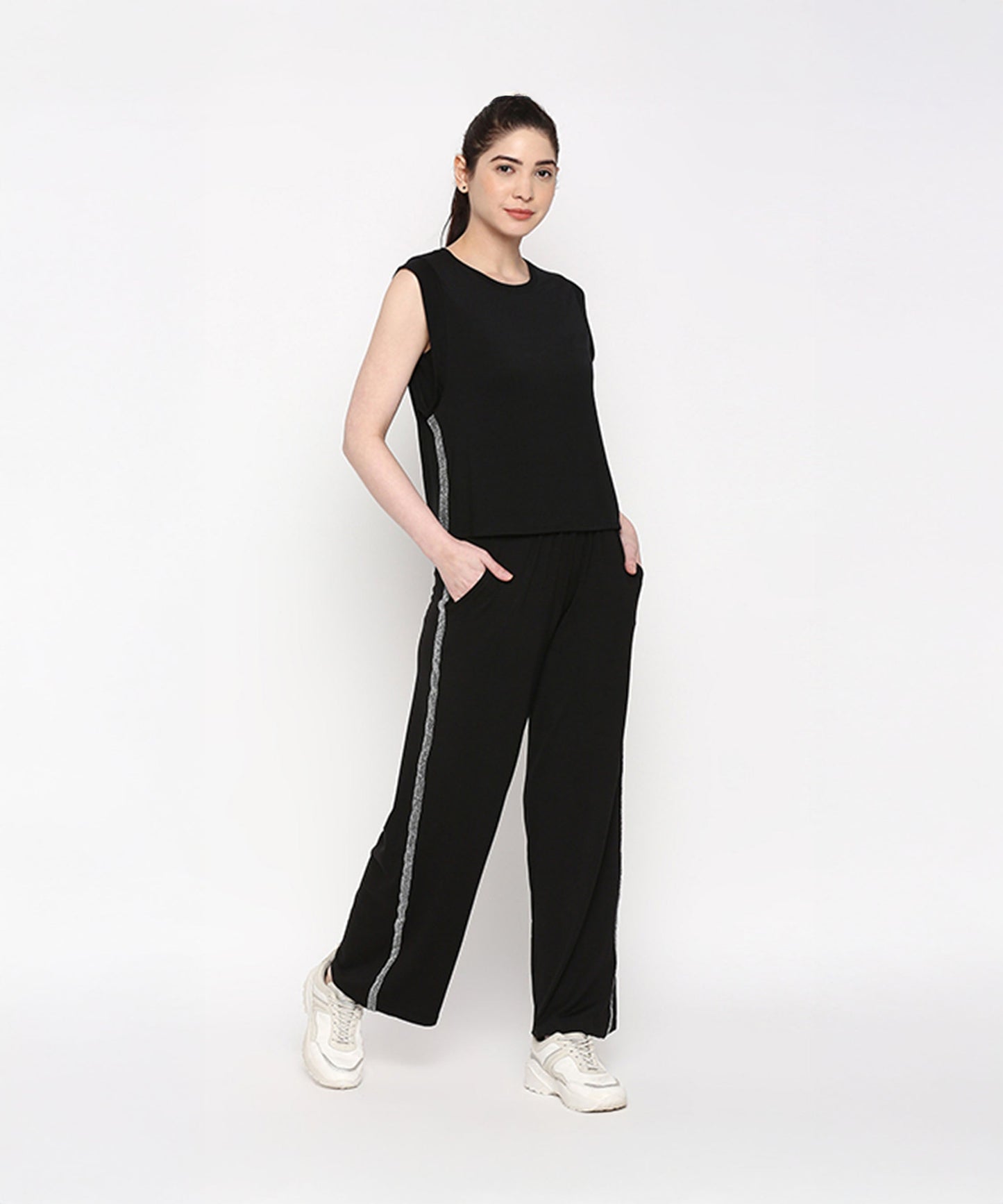 Stylera casual black pants and top set featuring side pockets and a relaxed fit