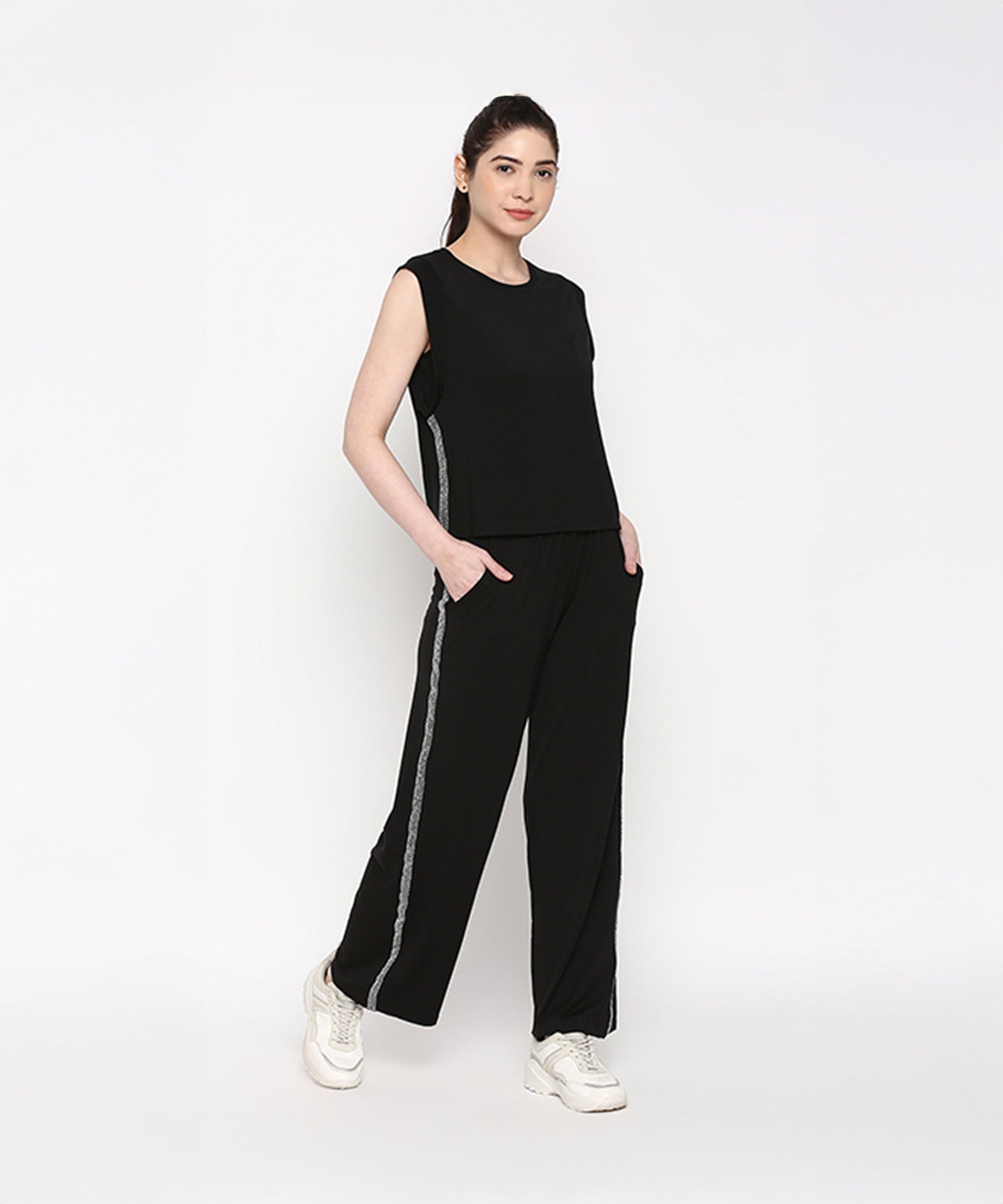 Stylera casual black pants and top set featuring side pockets and a relaxed fit