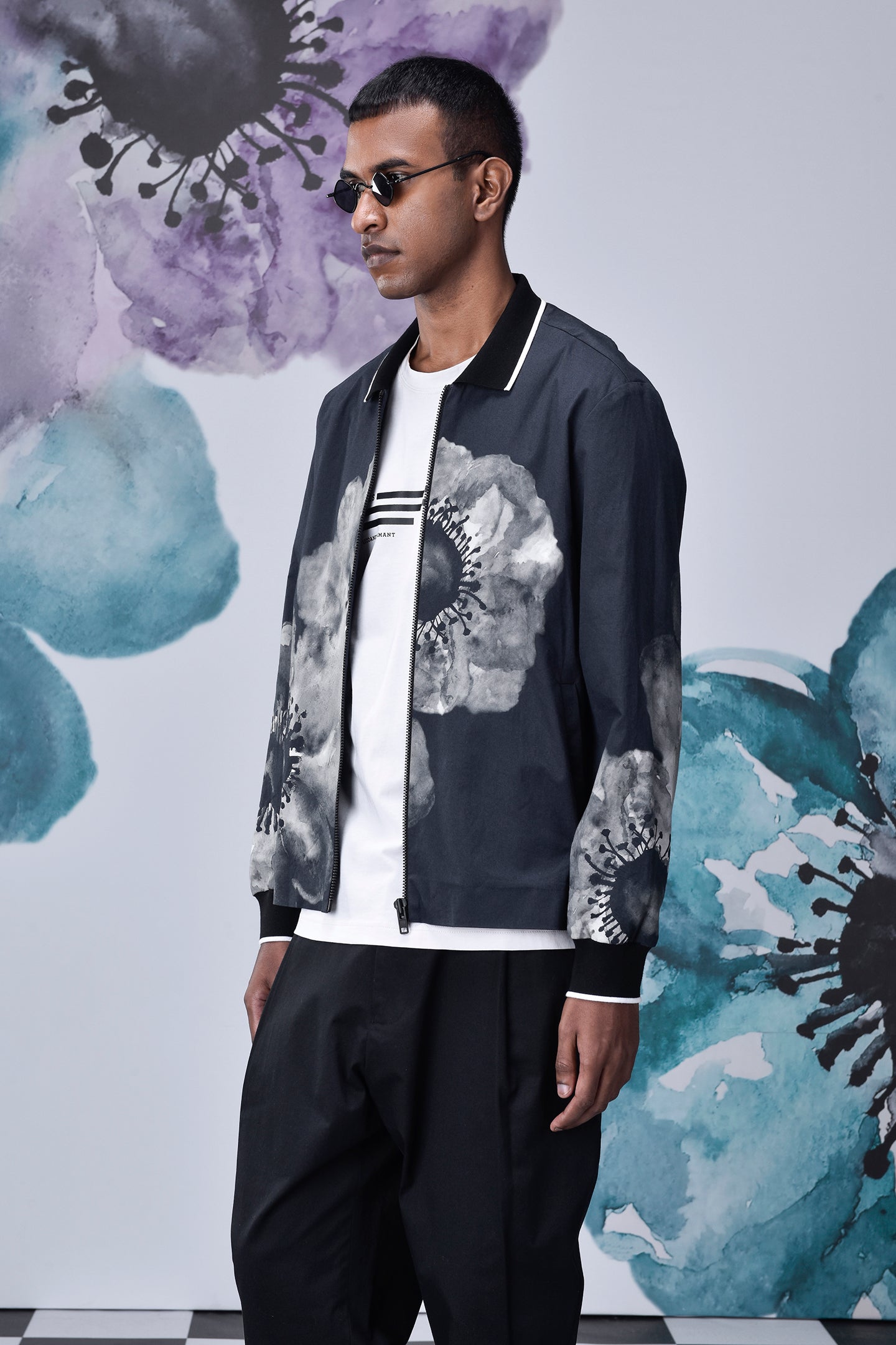 Stylera casual flower patterned zip jacket in black with large gray floral prints zip front and contrast collar