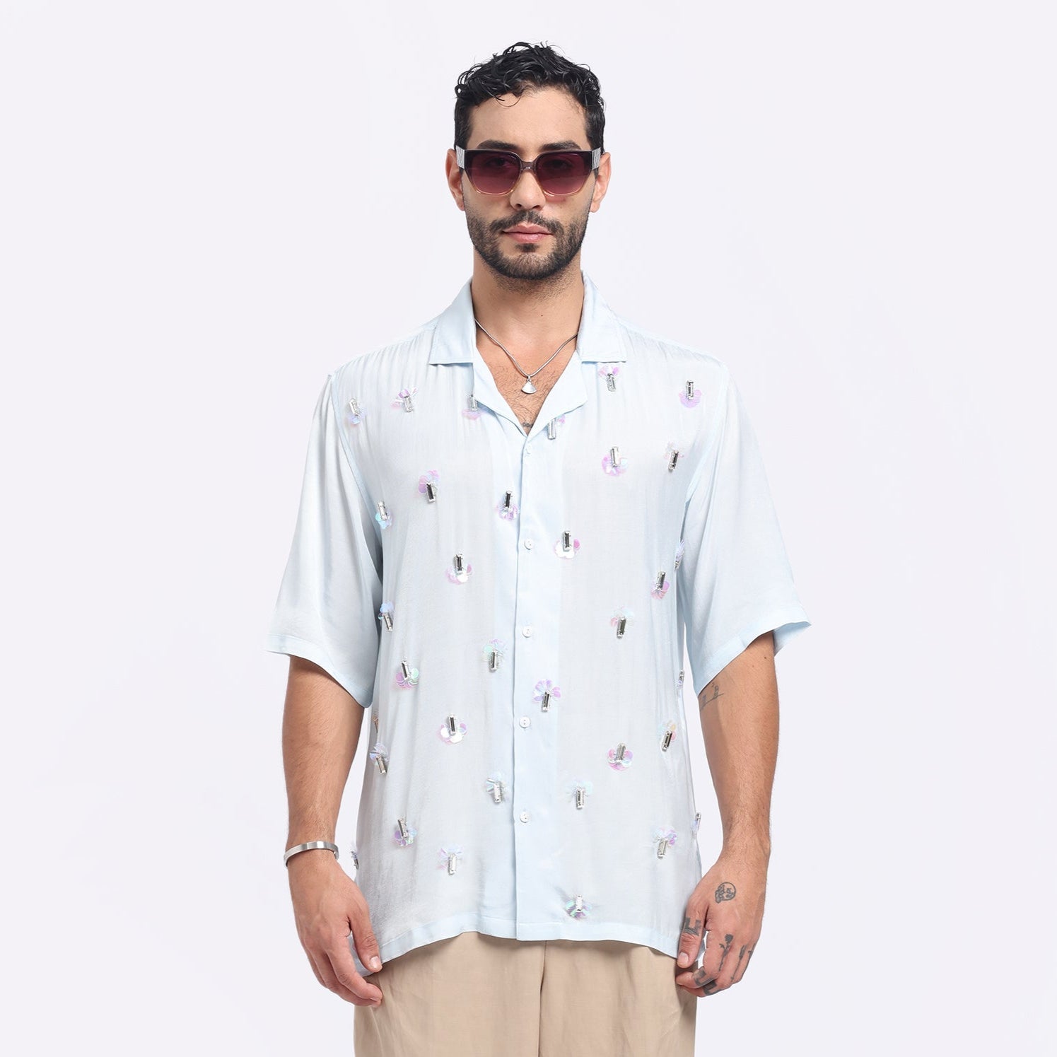 Stylera casual short sleeve shirts for men in light blue with floral embellishments for a stylish summer look