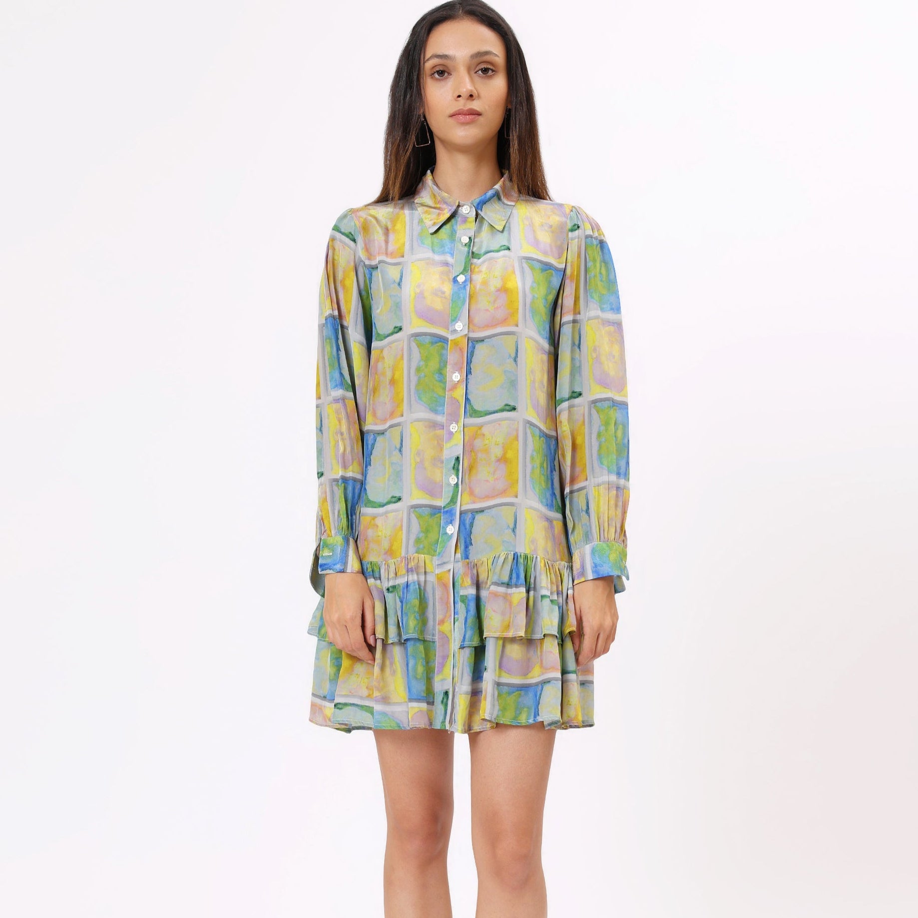 Stylera colorful long sleeve casual dress with a ruffled hem and abstract print pattern